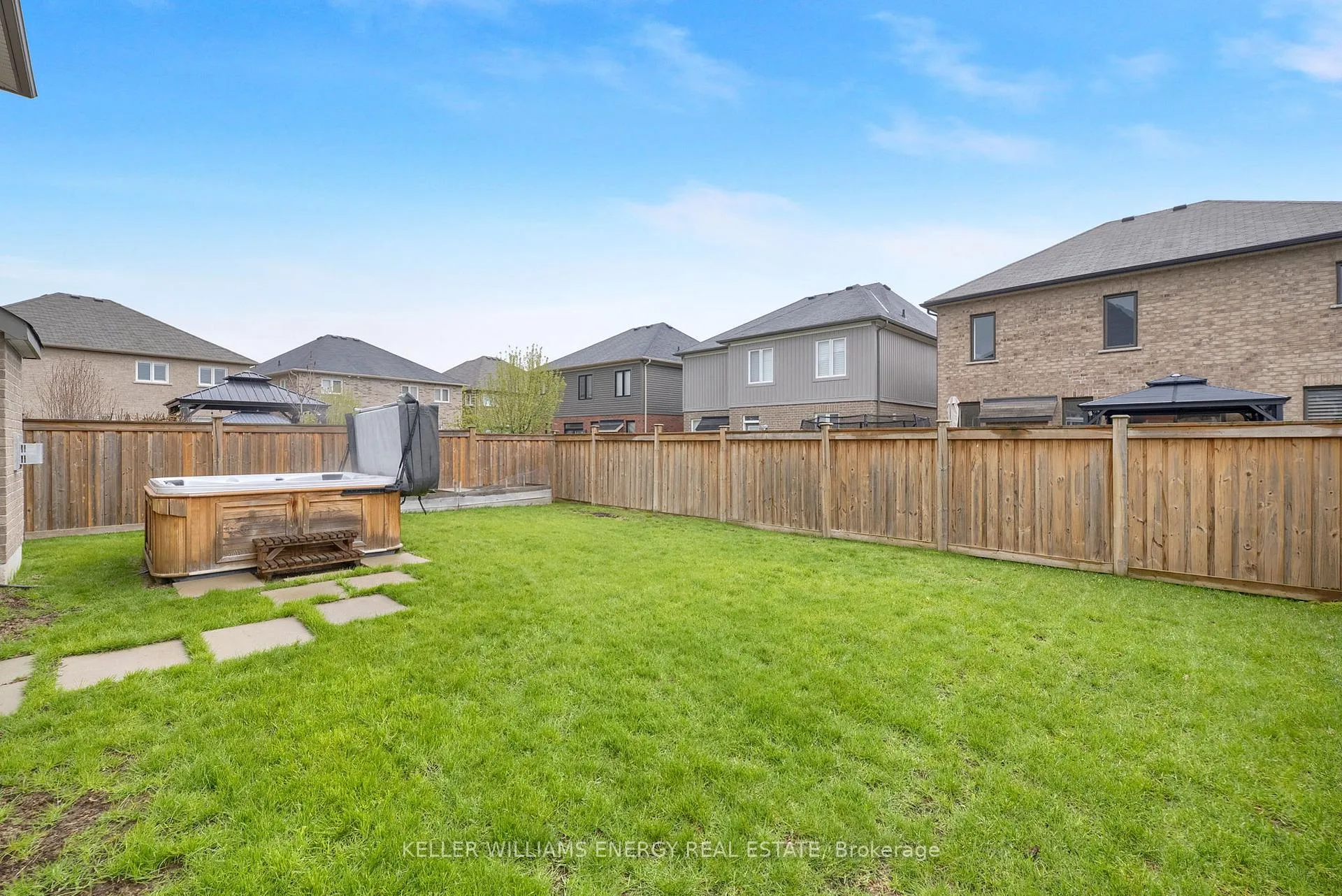 Photo 47 of 183 William Fair Drive, Clarington, Bowmanville — HOMEH