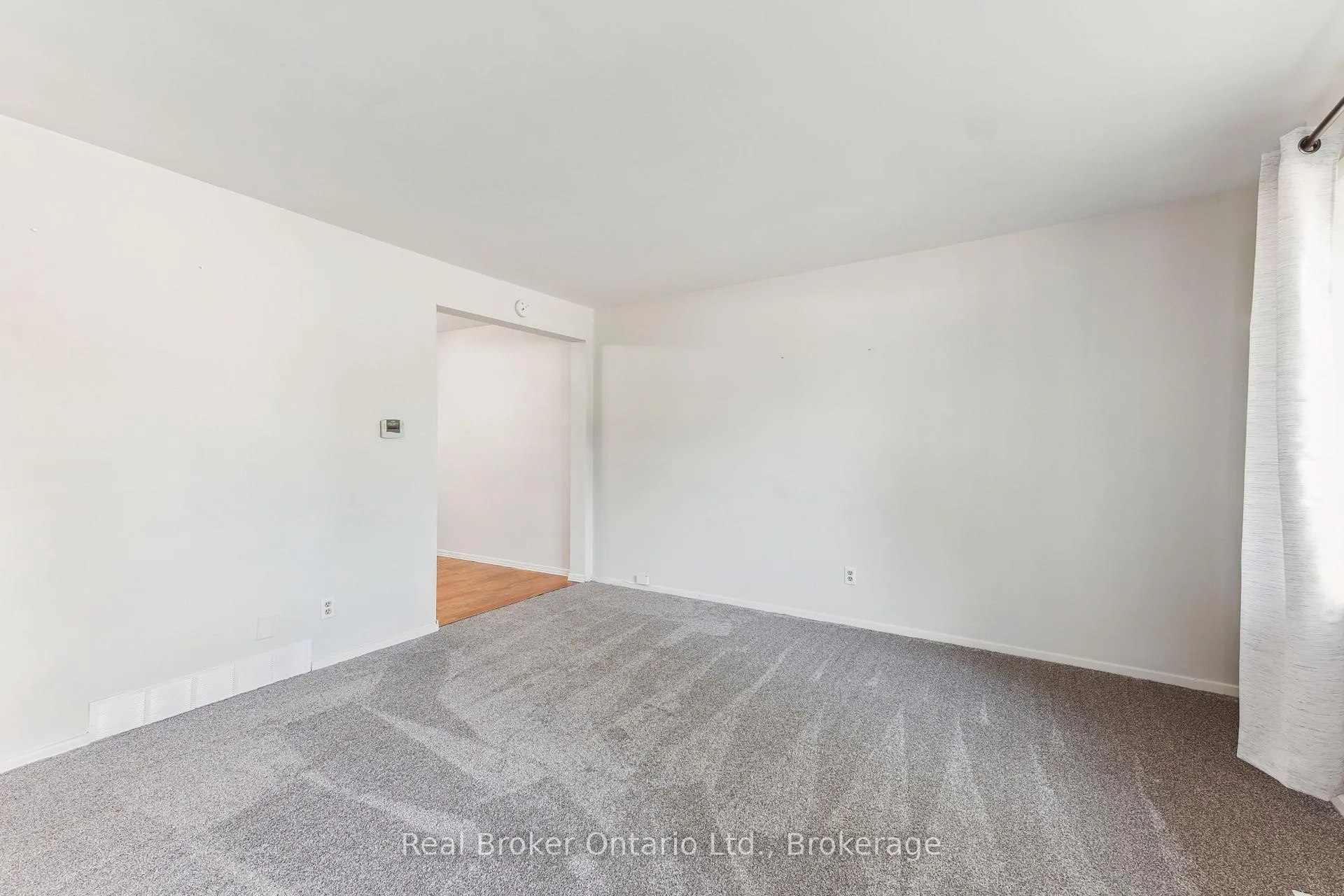 Photo 8 of 499 Krug Street, Kitchener, Rosemount — HOMEH