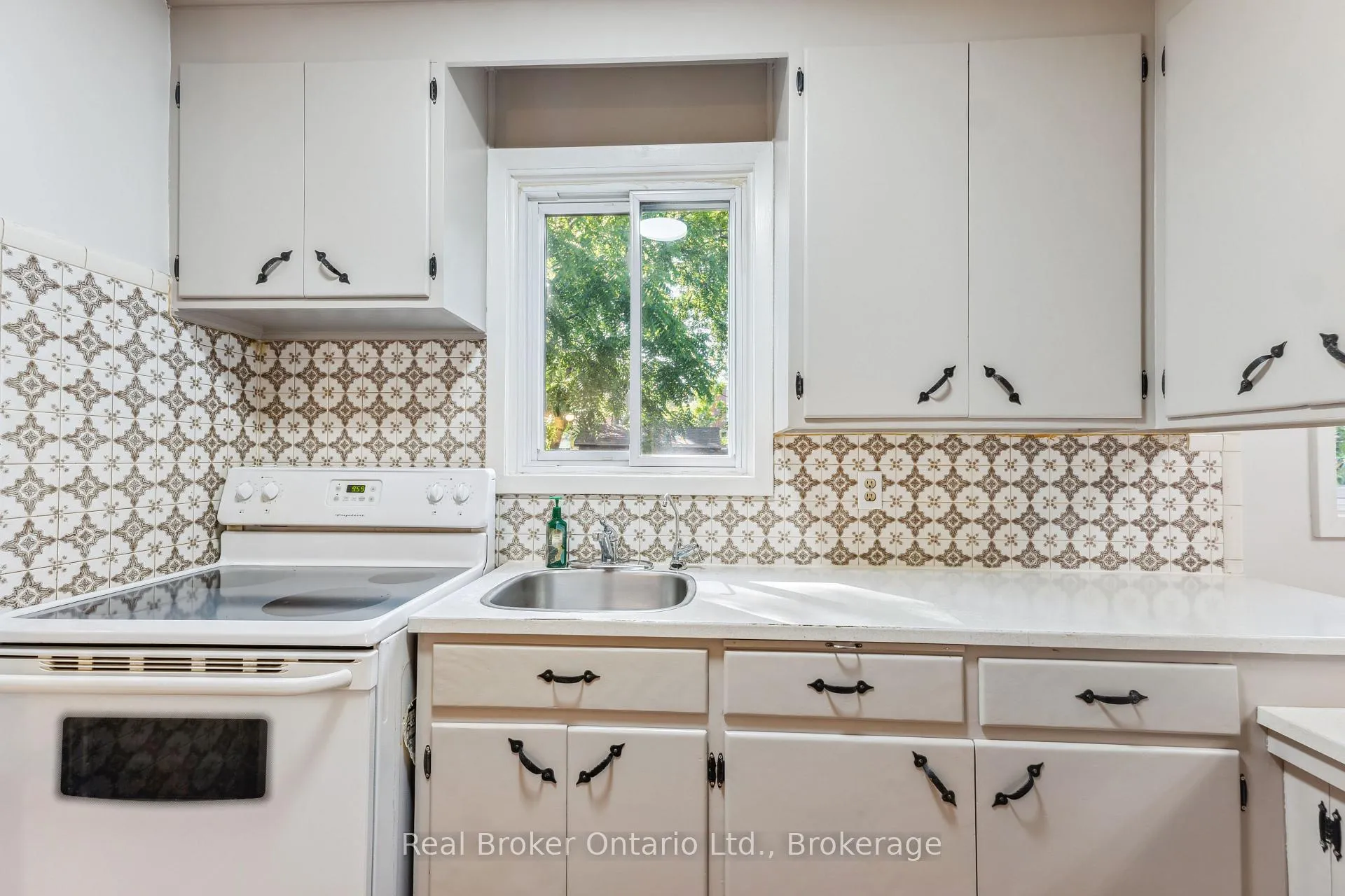 Photo 14 of 499 Krug Street, Kitchener, Rosemount — HOMEH