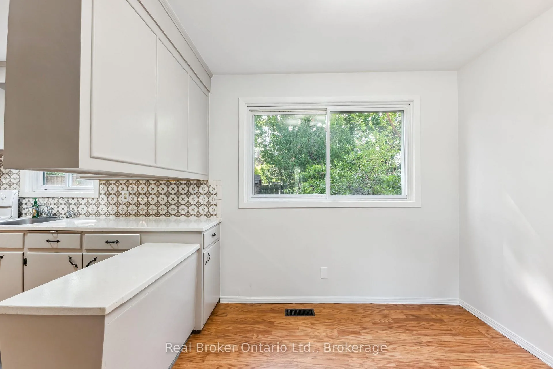 Photo 15 of 499 Krug Street, Kitchener, Rosemount — HOMEH
