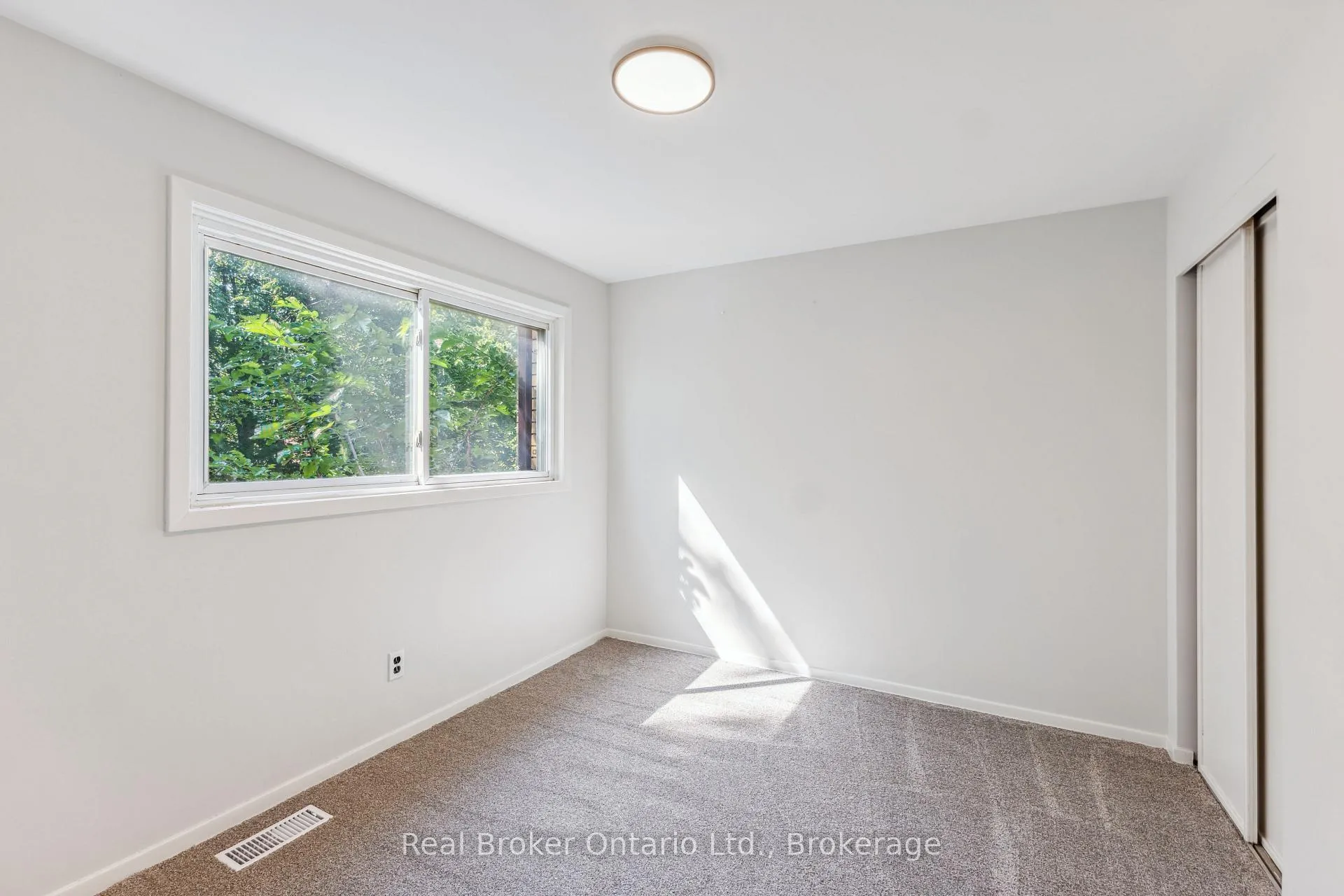 Photo 18 of 499 Krug Street, Kitchener, Rosemount — HOMEH