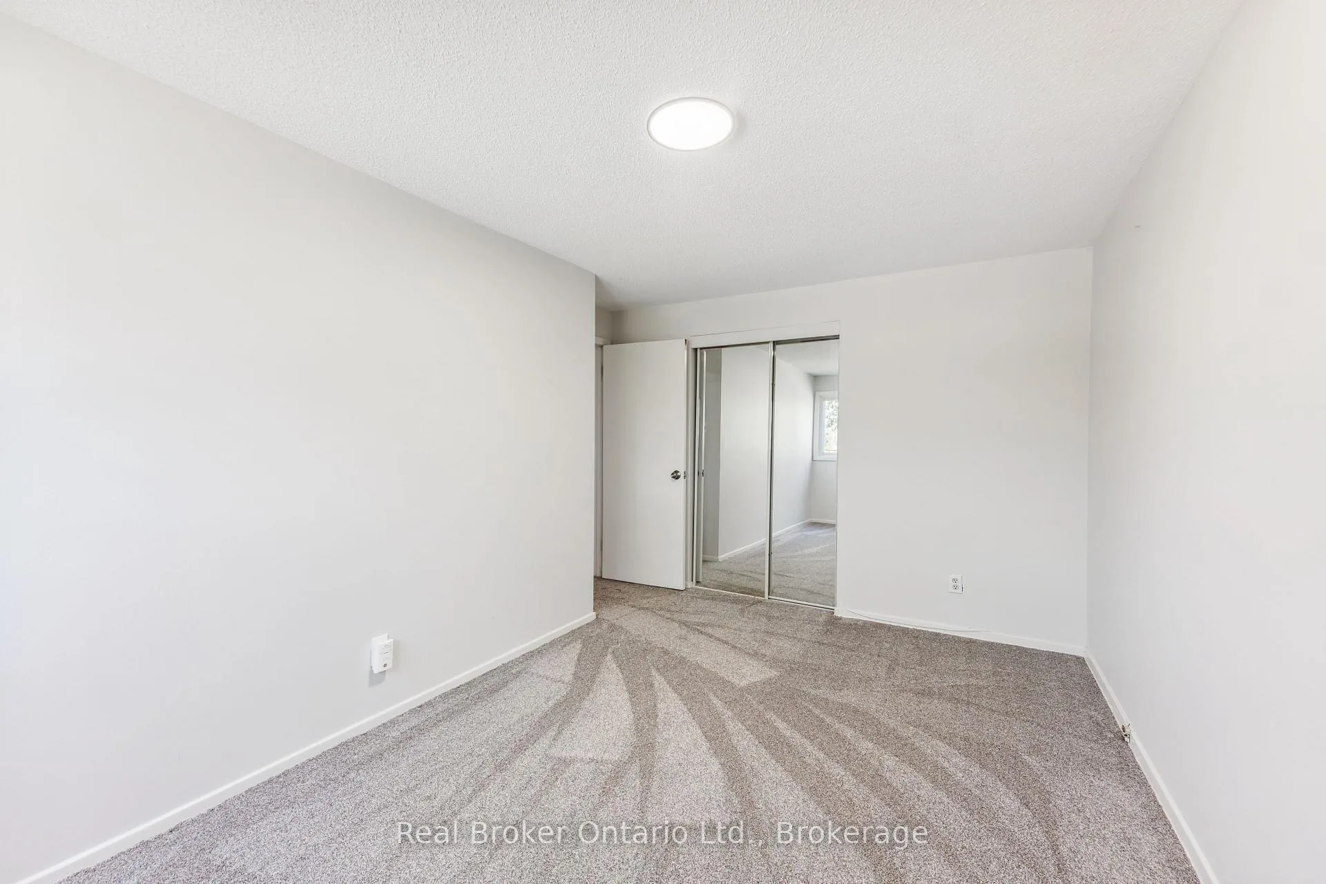 Photo 21 of 499 Krug Street, Kitchener, Rosemount — HOMEH