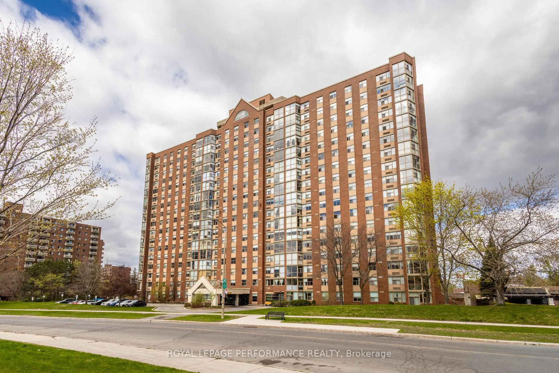 Photo 1 of Unit 1606, 2760 Carousel Crescent, Ottawa, Emerald Woods/Sawmill Creek — HOMEH