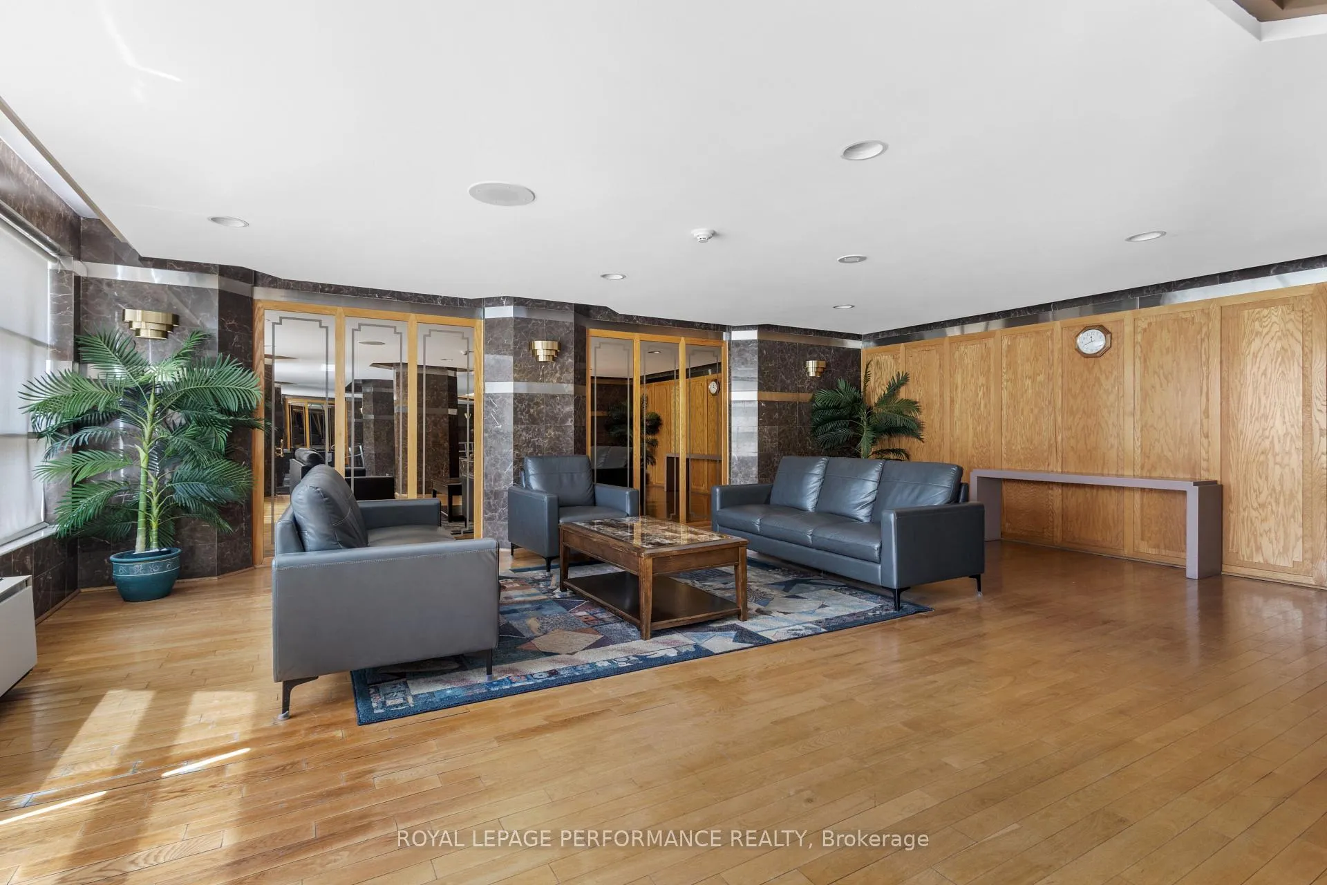 Photo 5 of Unit 1606, 2760 Carousel Crescent, Ottawa, Emerald Woods/Sawmill Creek — HOMEH