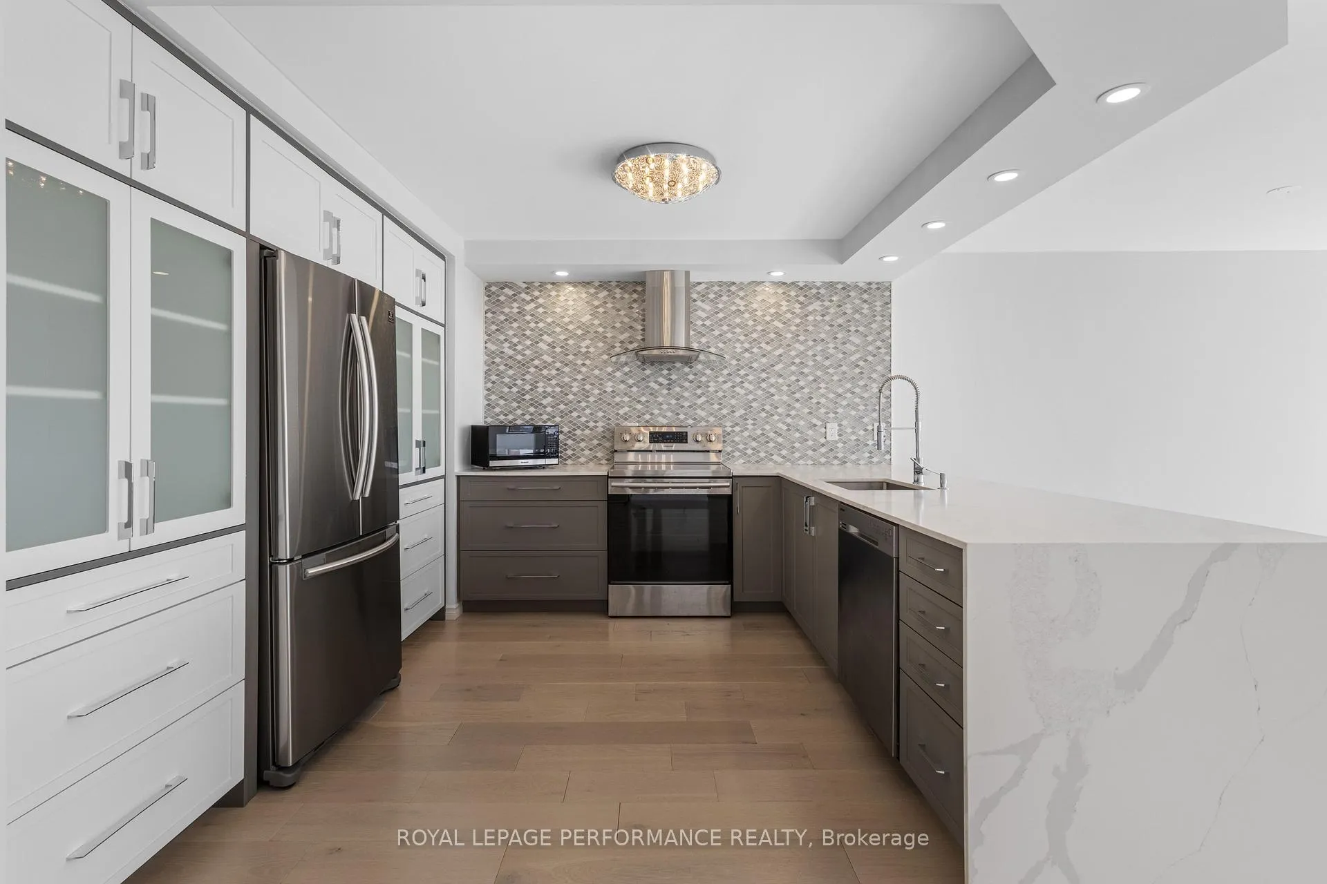 Photo 9 of Unit 1606, 2760 Carousel Crescent, Ottawa, Emerald Woods/Sawmill Creek — HOMEH