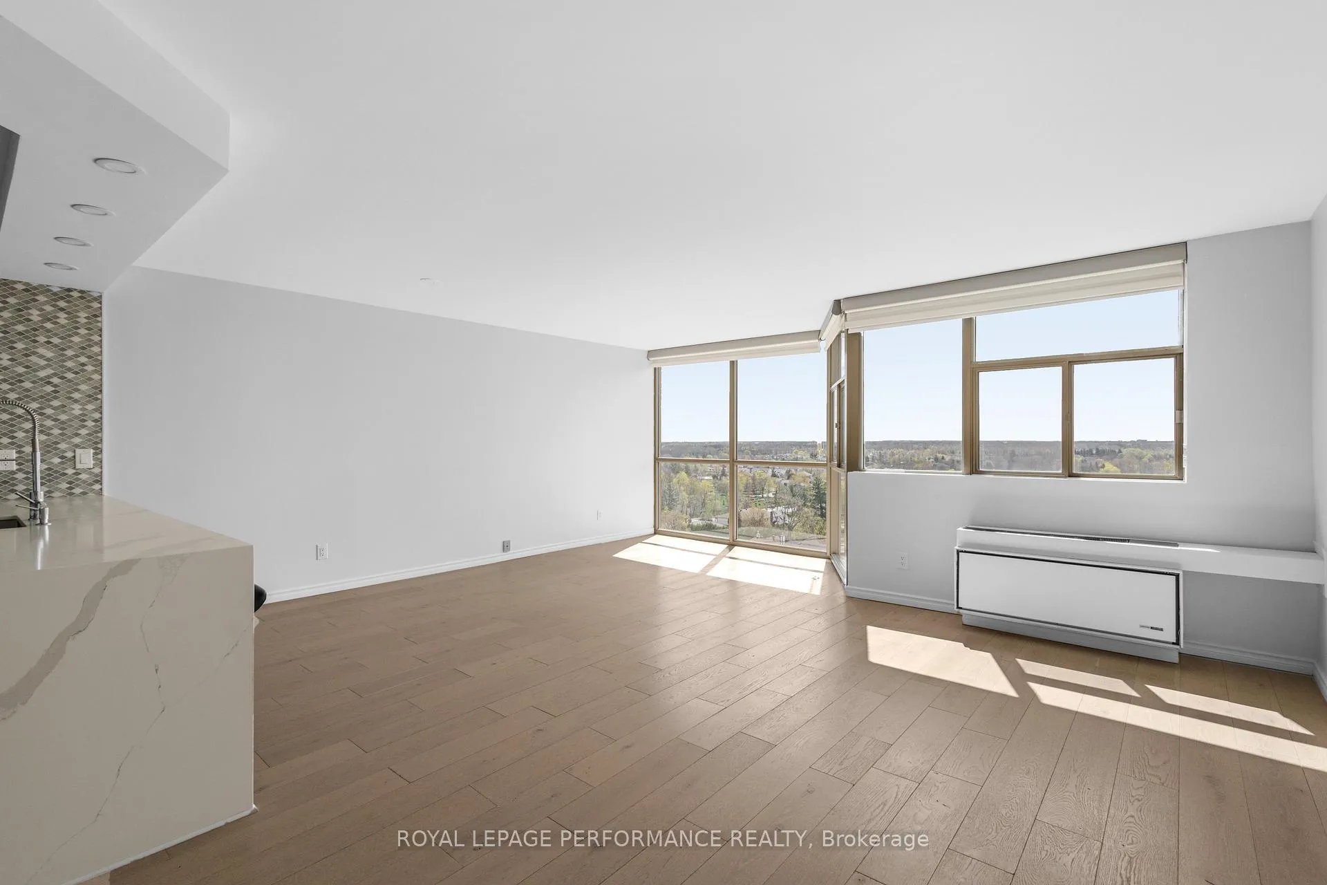 Photo 16 of Unit 1606, 2760 Carousel Crescent, Ottawa, Emerald Woods/Sawmill Creek — HOMEH