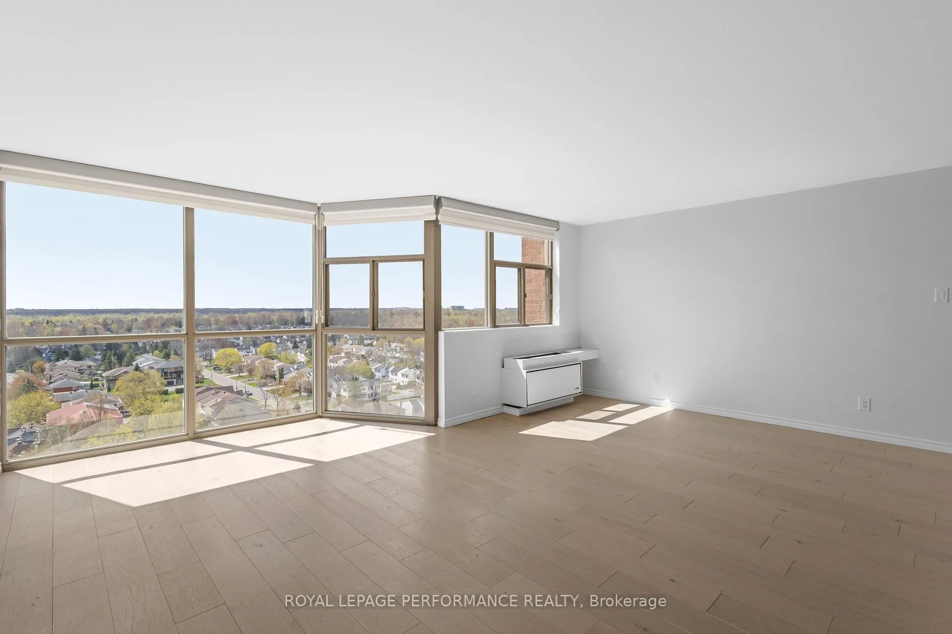 Photo 17 of Unit 1606, 2760 Carousel Crescent, Ottawa, Emerald Woods/Sawmill Creek — HOMEH
