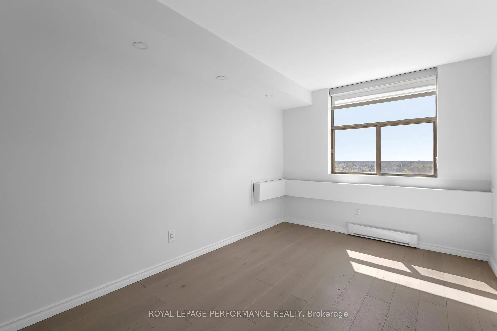 Photo 19 of Unit 1606, 2760 Carousel Crescent, Ottawa, Emerald Woods/Sawmill Creek — HOMEH