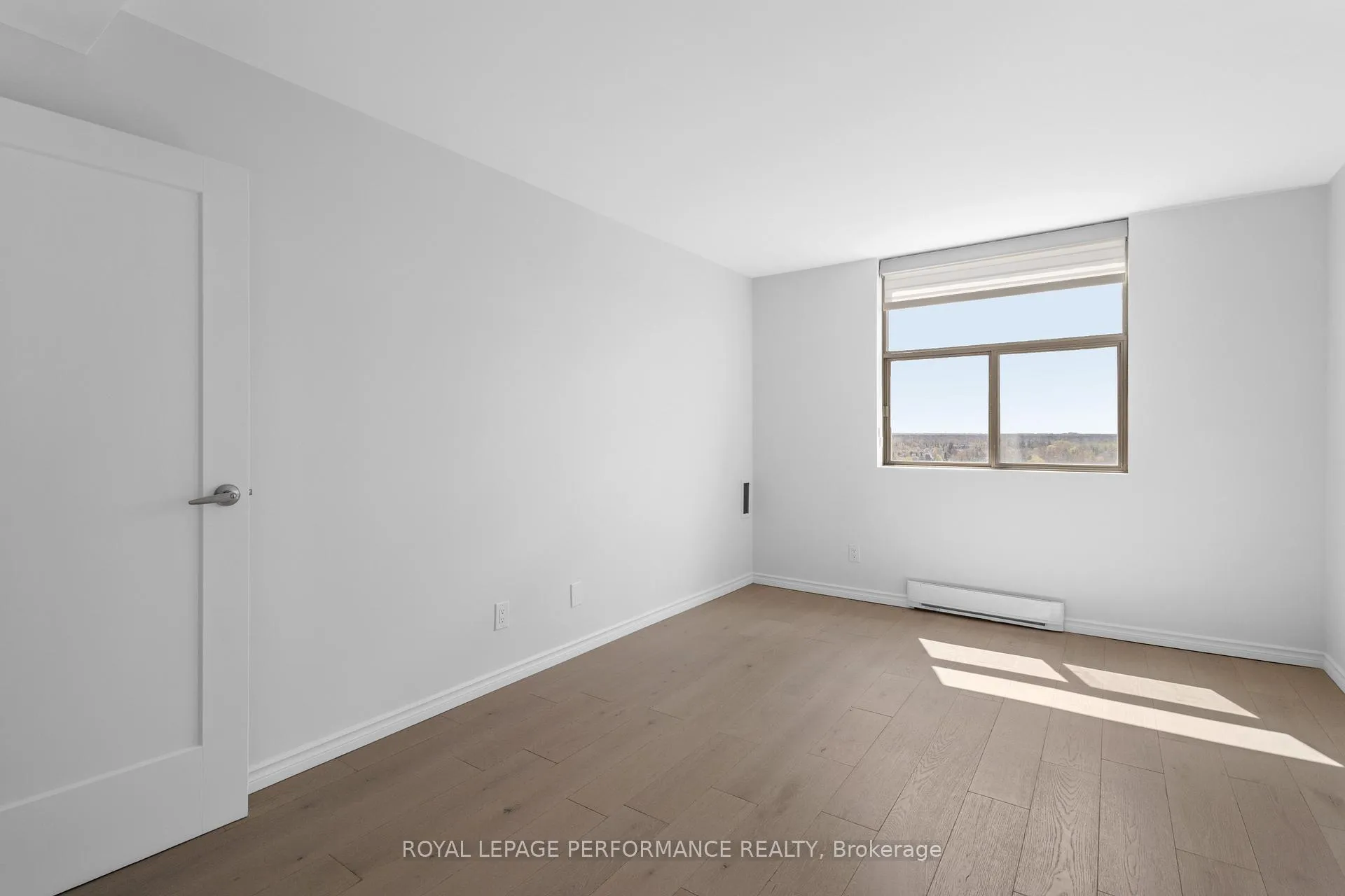 Photo 22 of Unit 1606, 2760 Carousel Crescent, Ottawa, Emerald Woods/Sawmill Creek — HOMEH