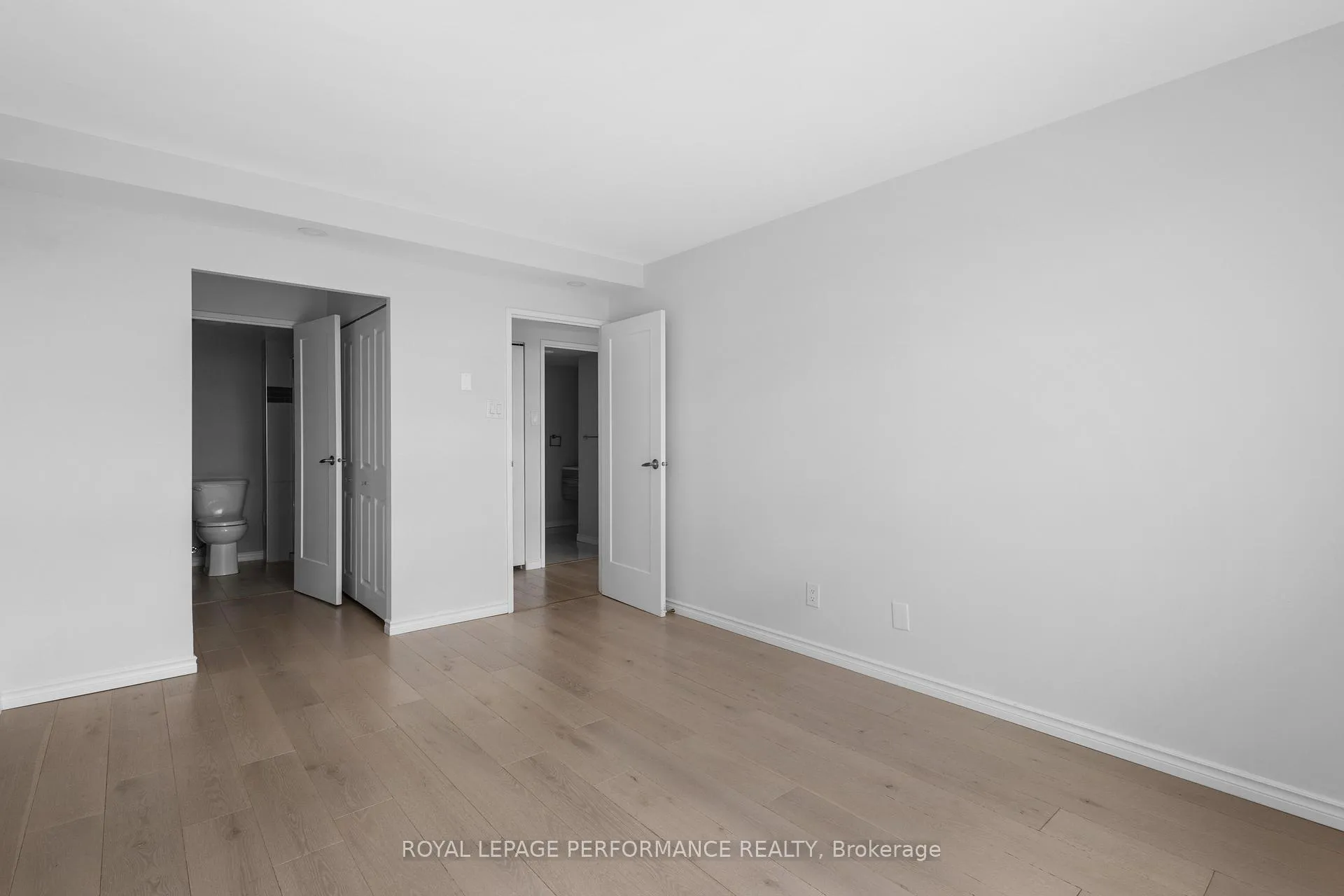 Photo 23 of Unit 1606, 2760 Carousel Crescent, Ottawa, Emerald Woods/Sawmill Creek — HOMEH