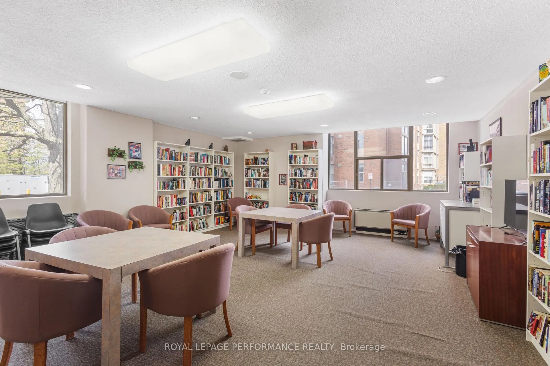 Photo 28 of Unit 1606, 2760 Carousel Crescent, Ottawa, Emerald Woods/Sawmill Creek — HOMEH