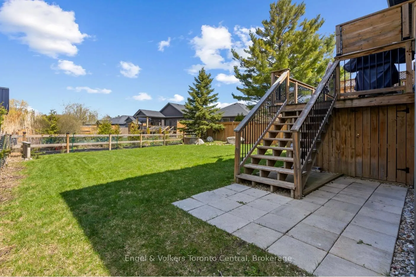 Photo 26 of 14 Thomas Street, Wasaga Beach — HOMEH