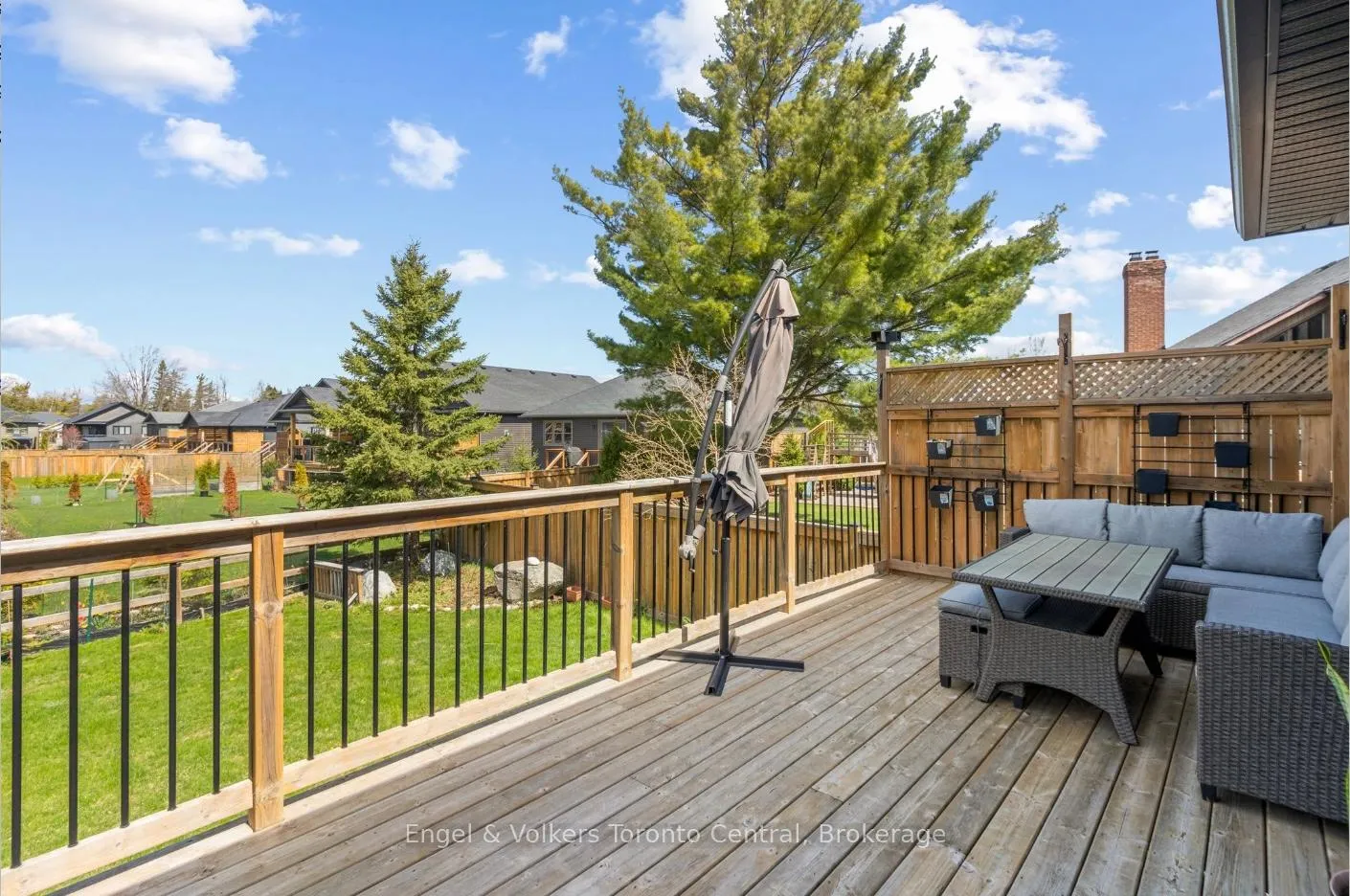 Photo 27 of 14 Thomas Street, Wasaga Beach — HOMEH