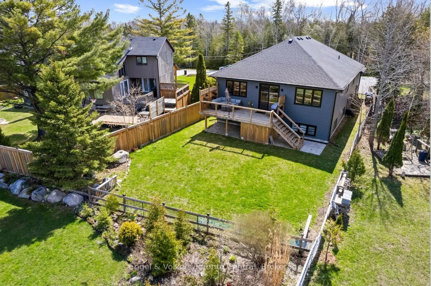 Photo 29 of 14 Thomas Street, Wasaga Beach — HOMEH