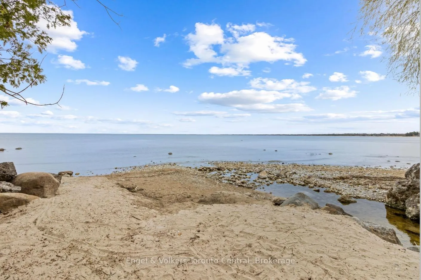 Photo 34 of 14 Thomas Street, Wasaga Beach — HOMEH