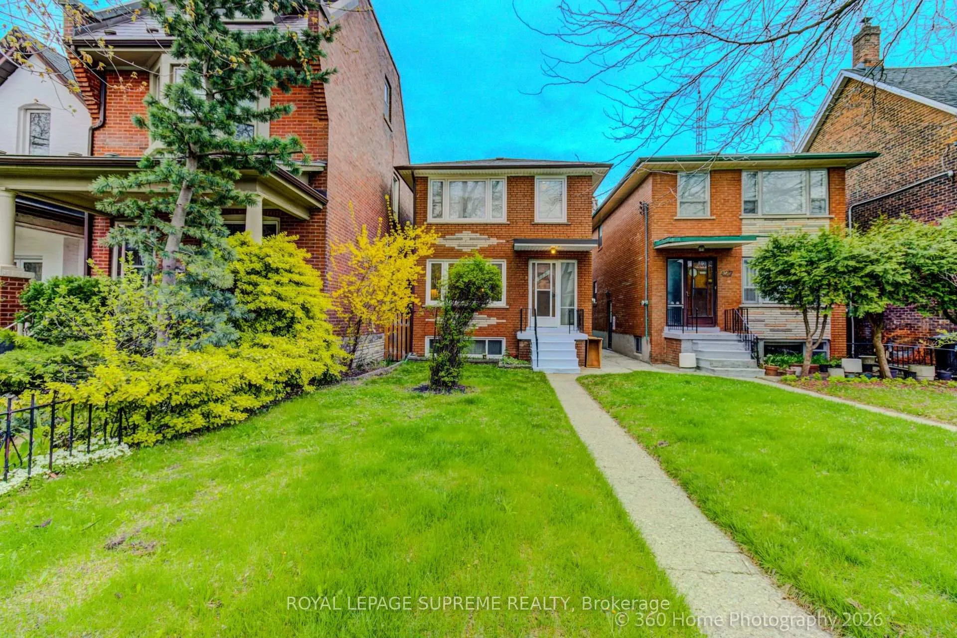 Front of 429 St Clarens Avenue