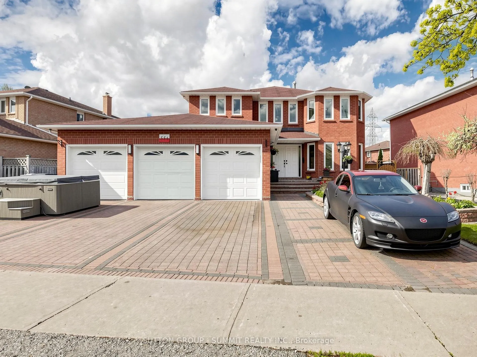 Photo 1 of 556 Ray Lawson Boulevard, Brampton, Fletcher's Creek South — HOMEH
