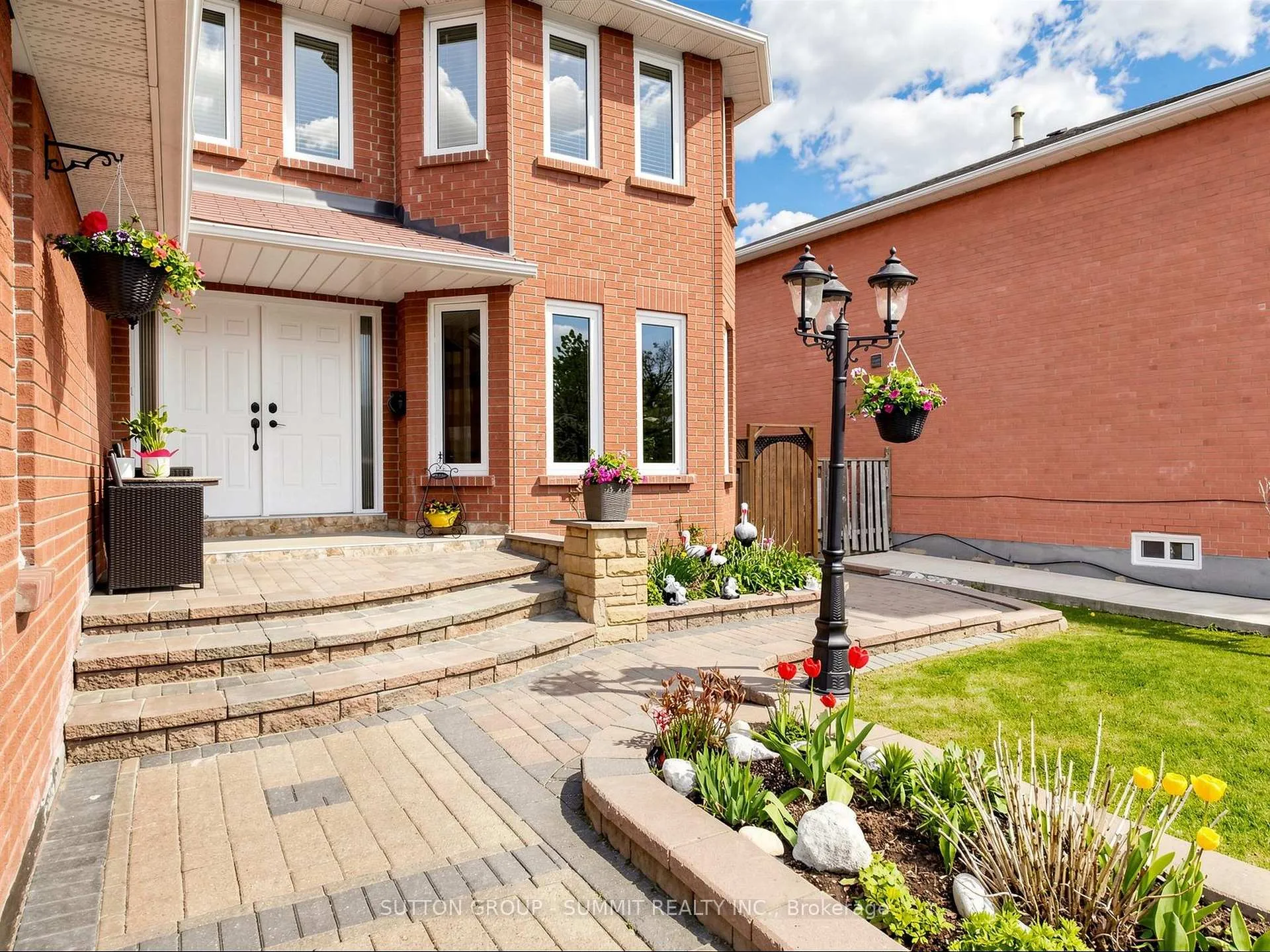 Photo 4 of 556 Ray Lawson Boulevard, Brampton, Fletcher's Creek South — HOMEH