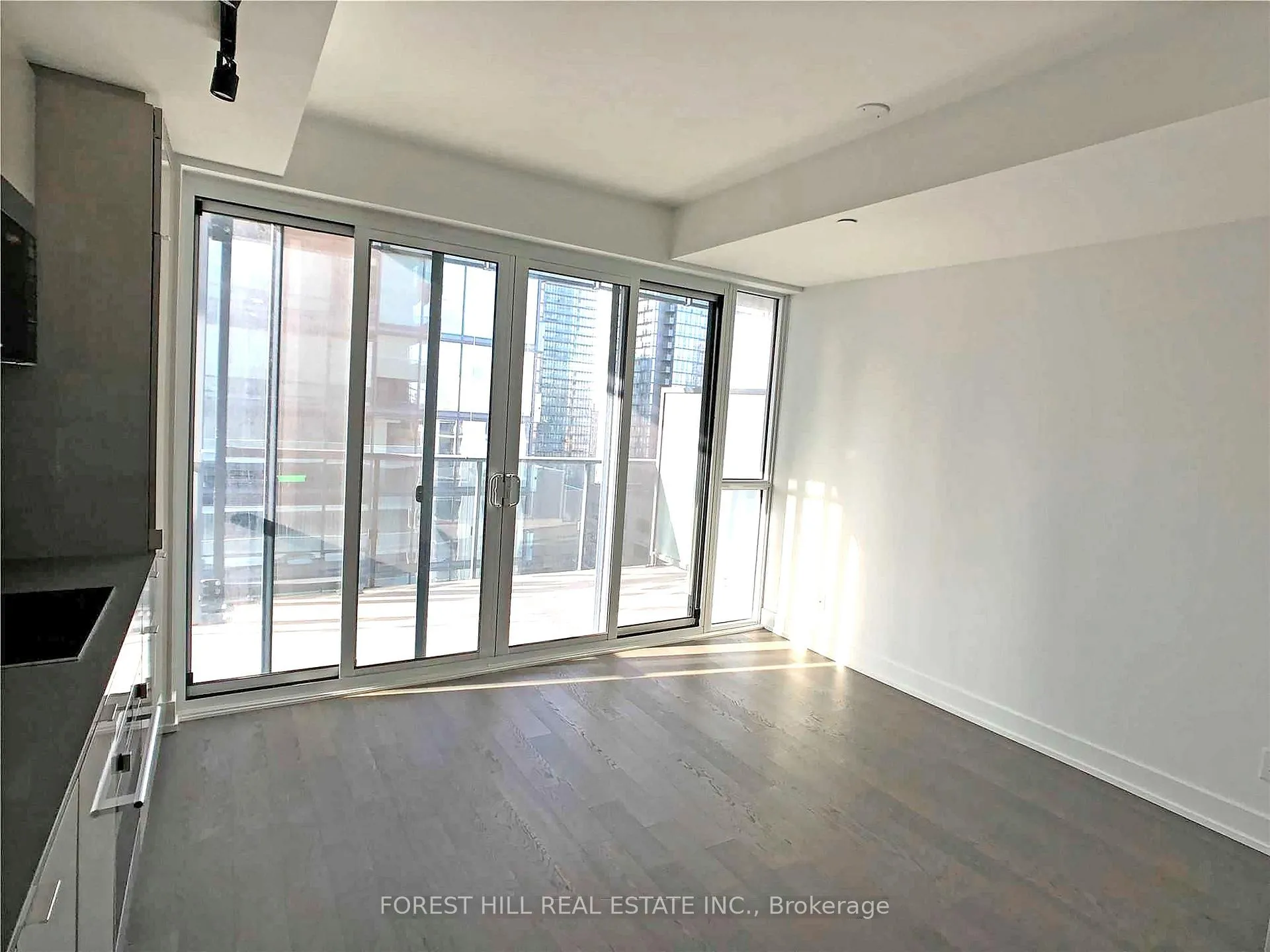 Front of Unit 3702, 7 Grenville Street