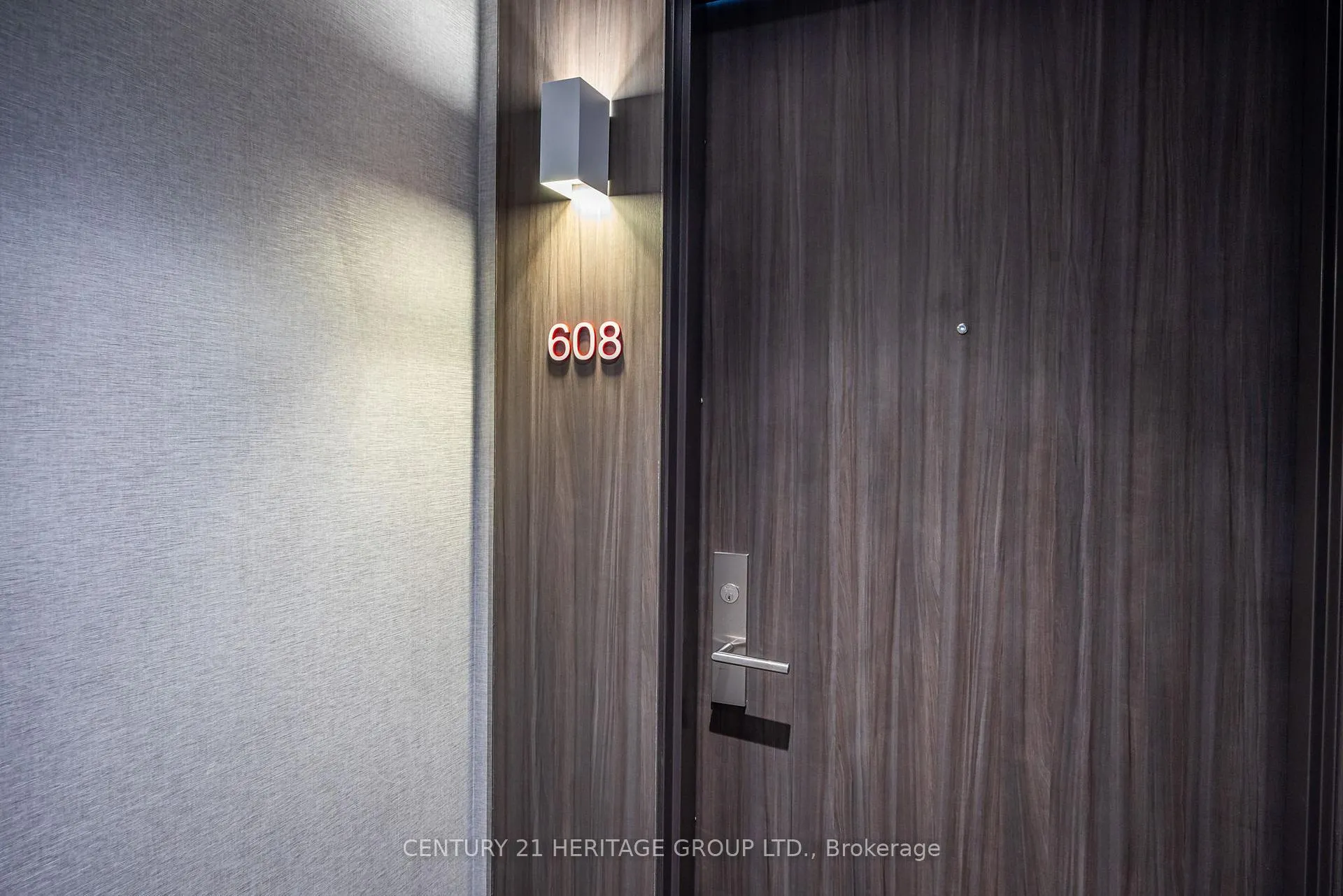 Photo 4 of Unit 608, 185 Roehampton Avenue, Toronto, Mount Pleasant West — HOMEH