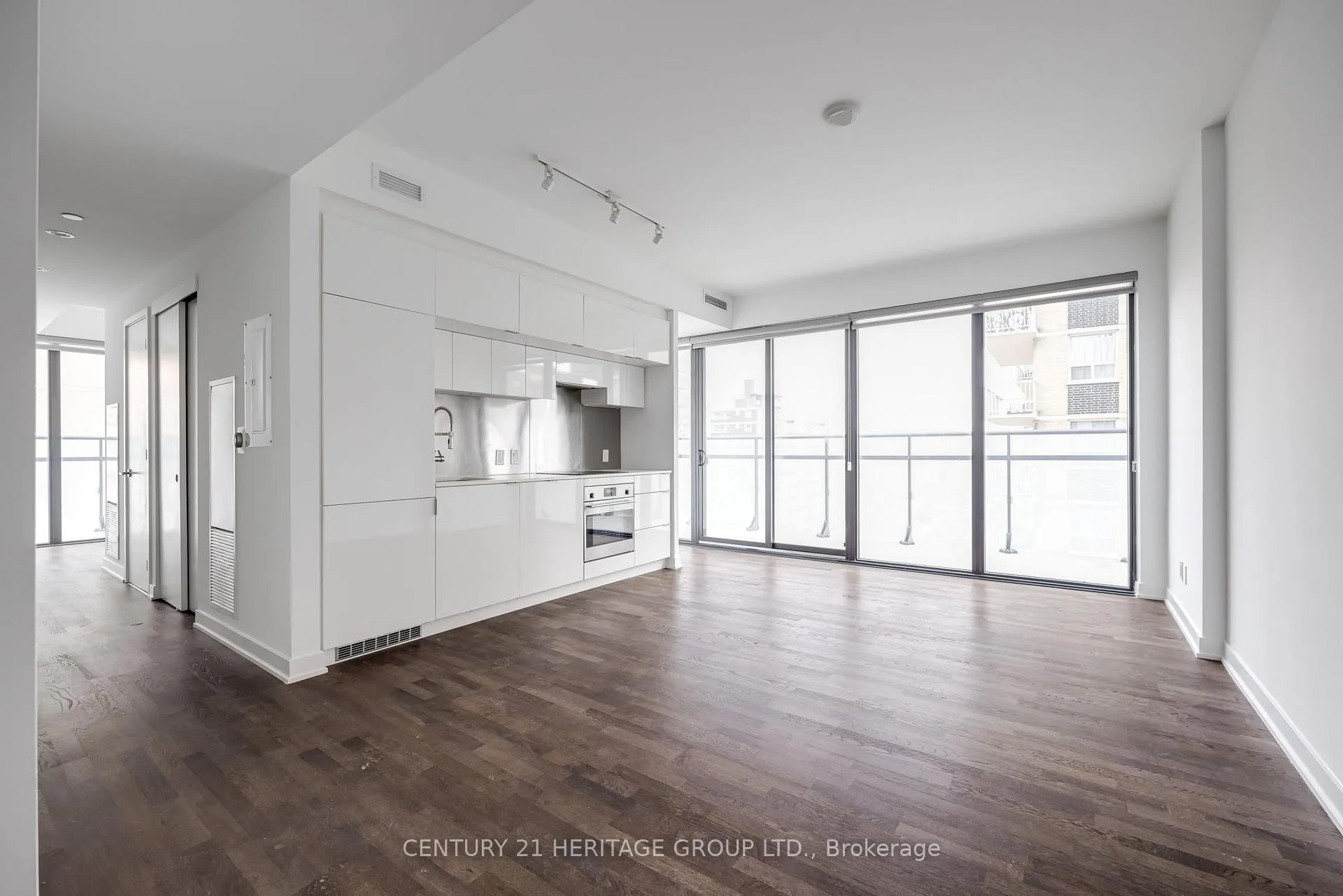 Photo 5 of Unit 608, 185 Roehampton Avenue, Toronto, Mount Pleasant West — HOMEH