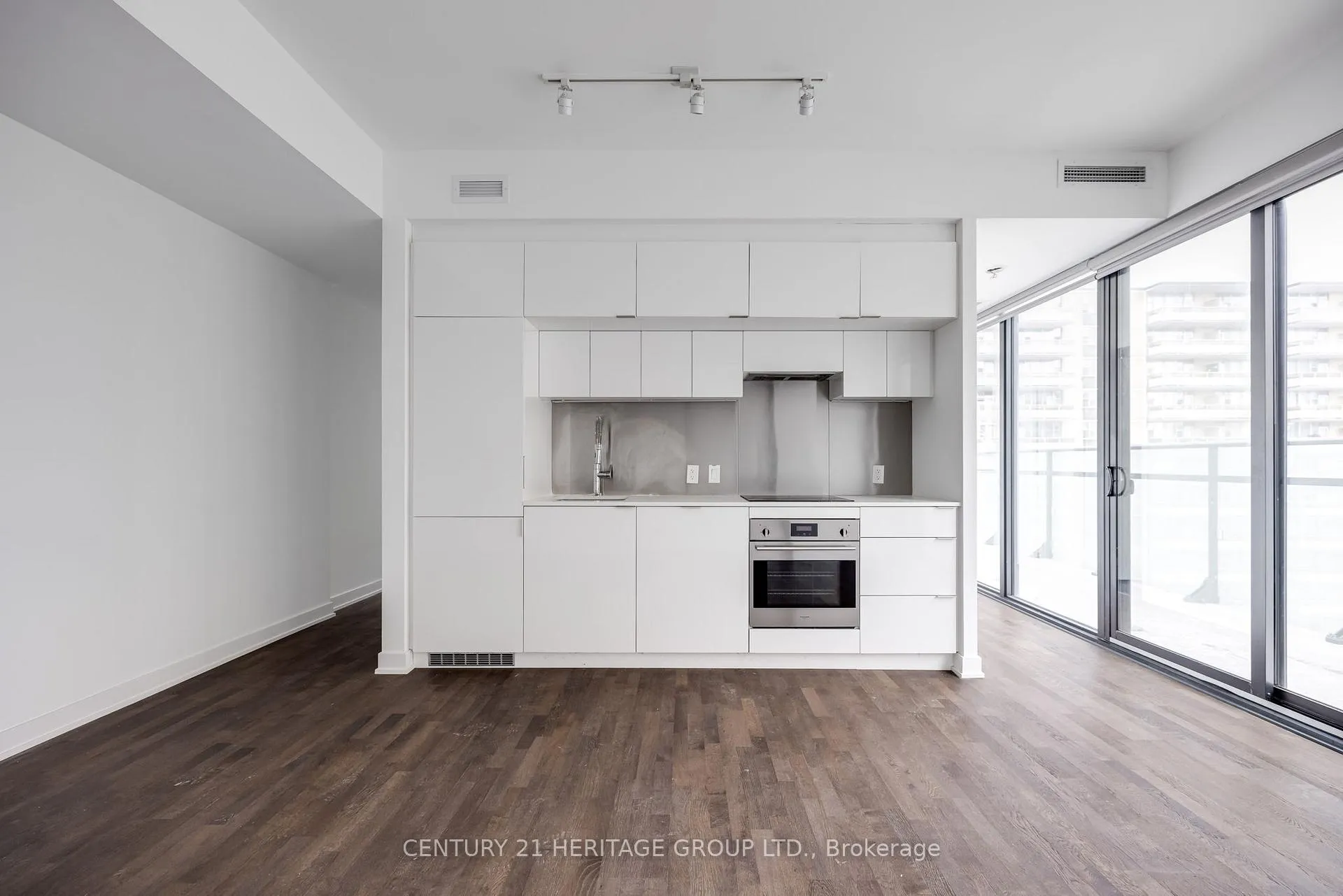 Photo 6 of Unit 608, 185 Roehampton Avenue, Toronto, Mount Pleasant West — HOMEH