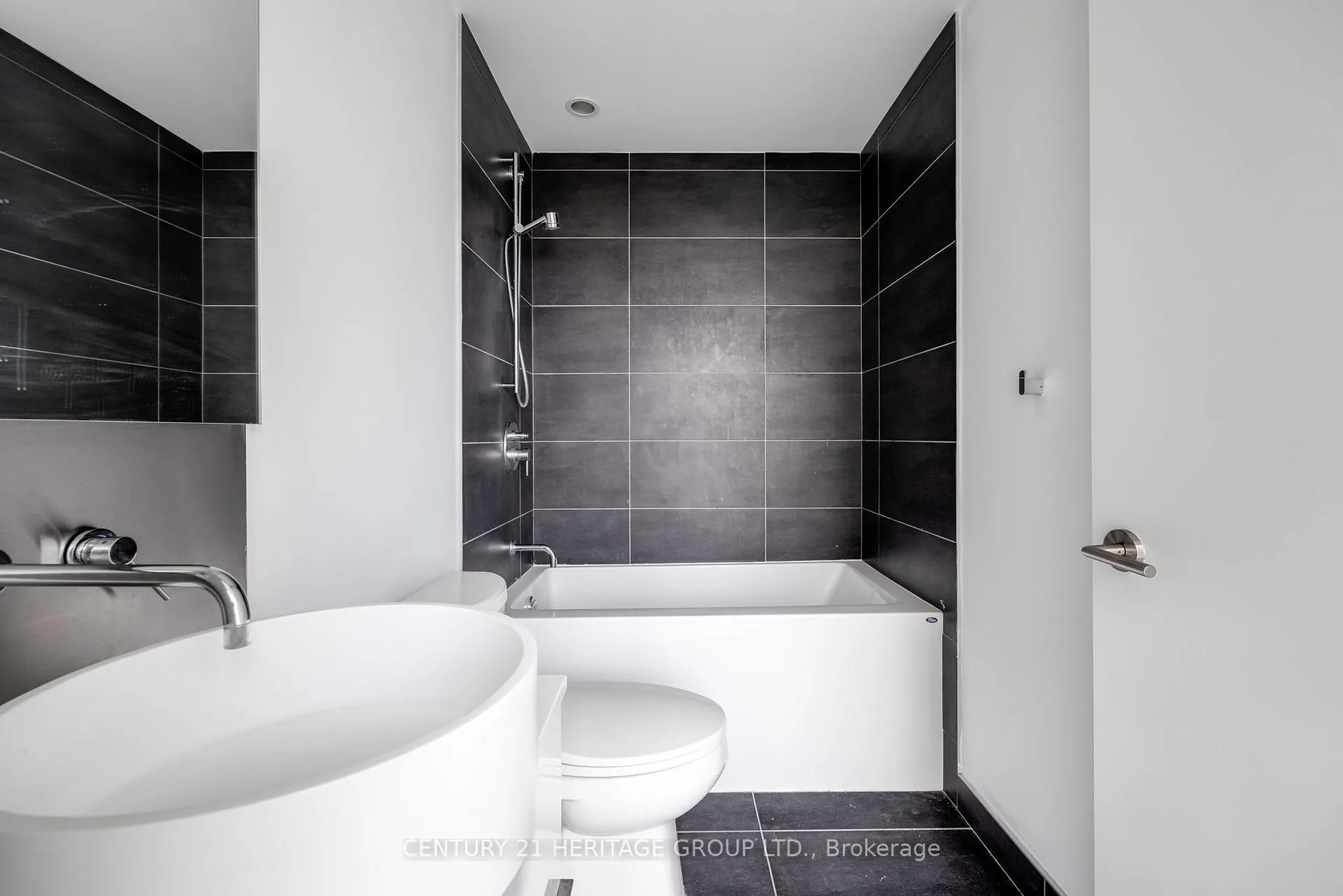 Photo 16 of Unit 608, 185 Roehampton Avenue, Toronto, Mount Pleasant West — HOMEH