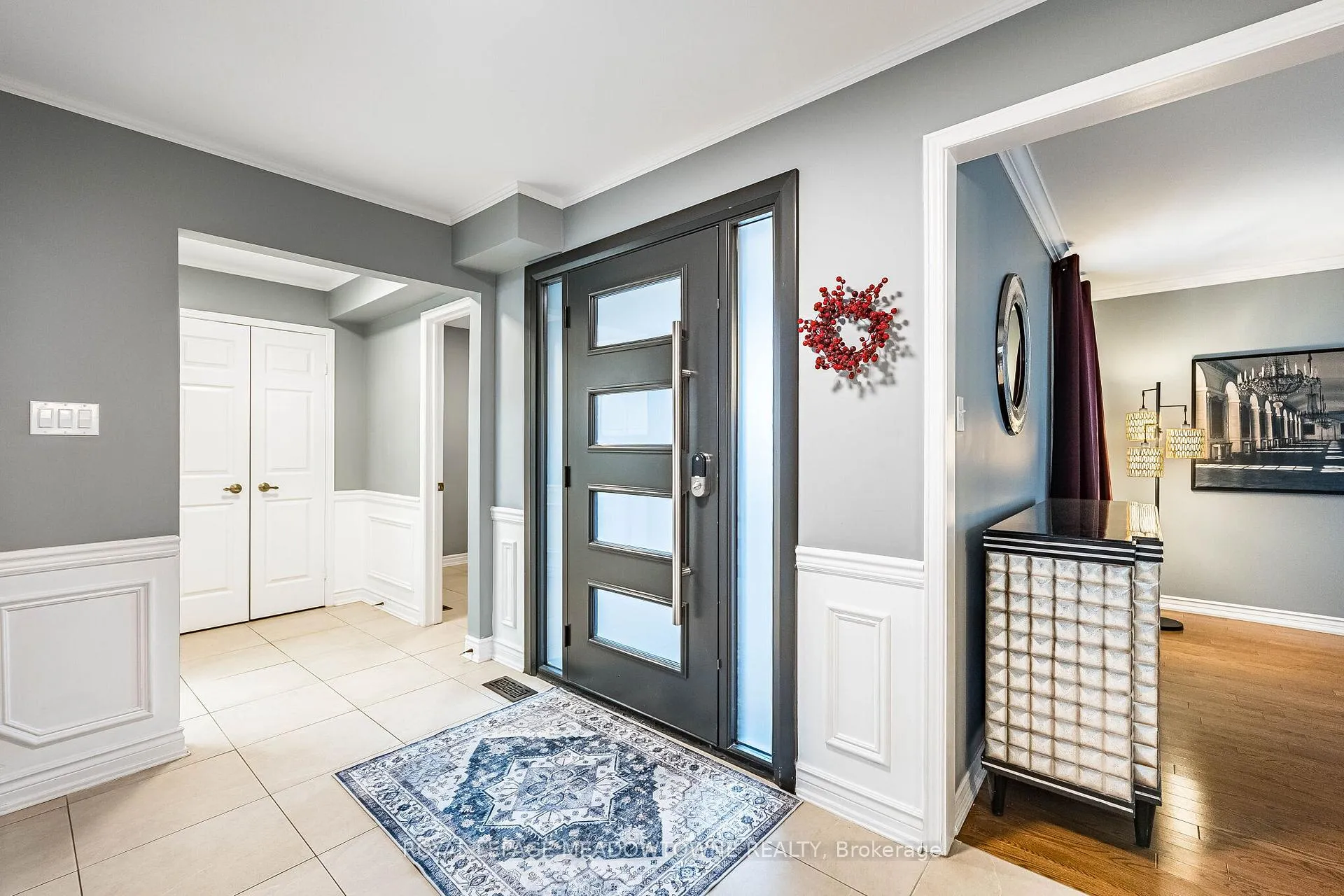 Photo 6 of 8 Wadsworth Circle, Brampton, Snelgrove — HOMEH