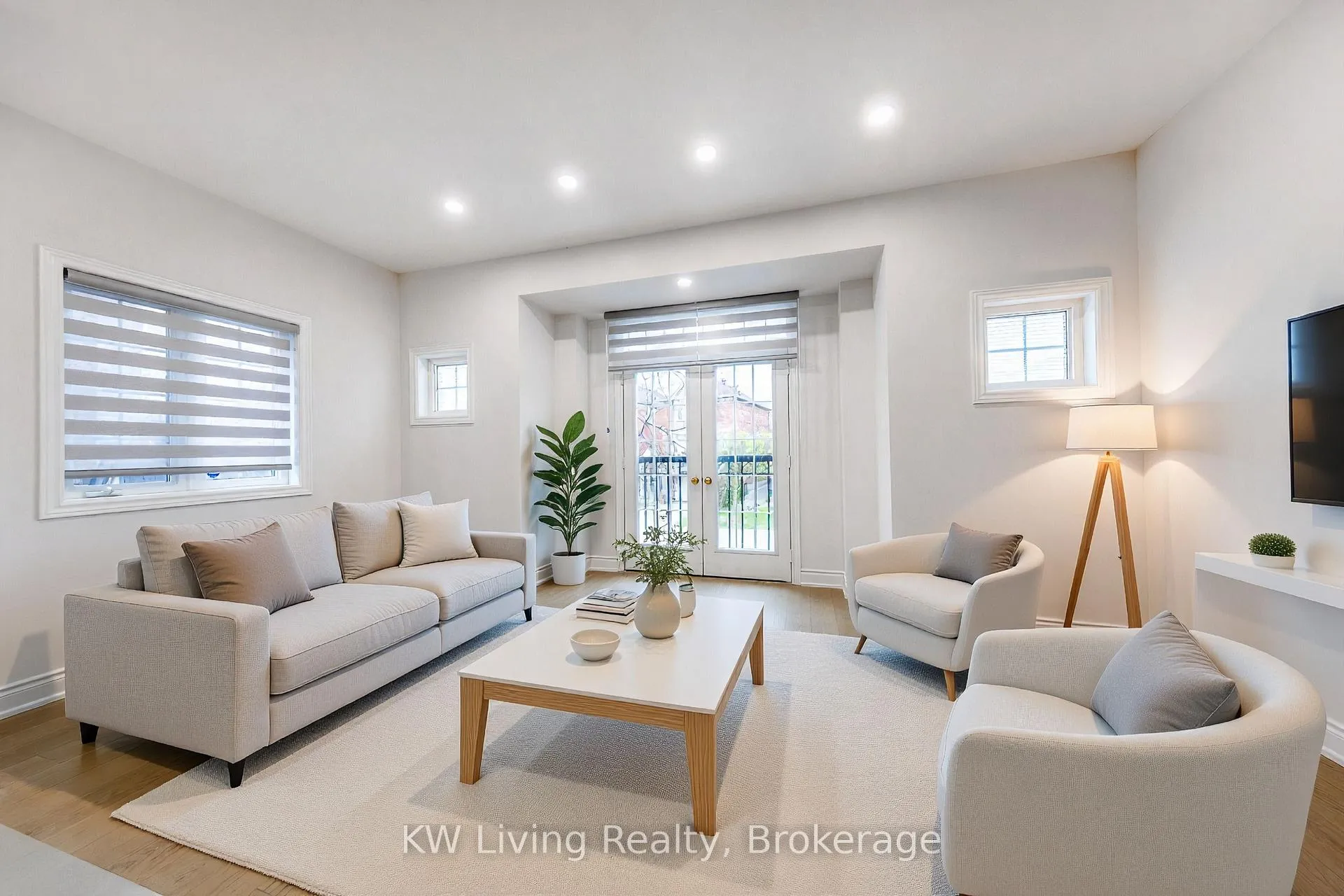Photo 1 of 12 Crispin Court, Markham, Buttonville — HOMEH