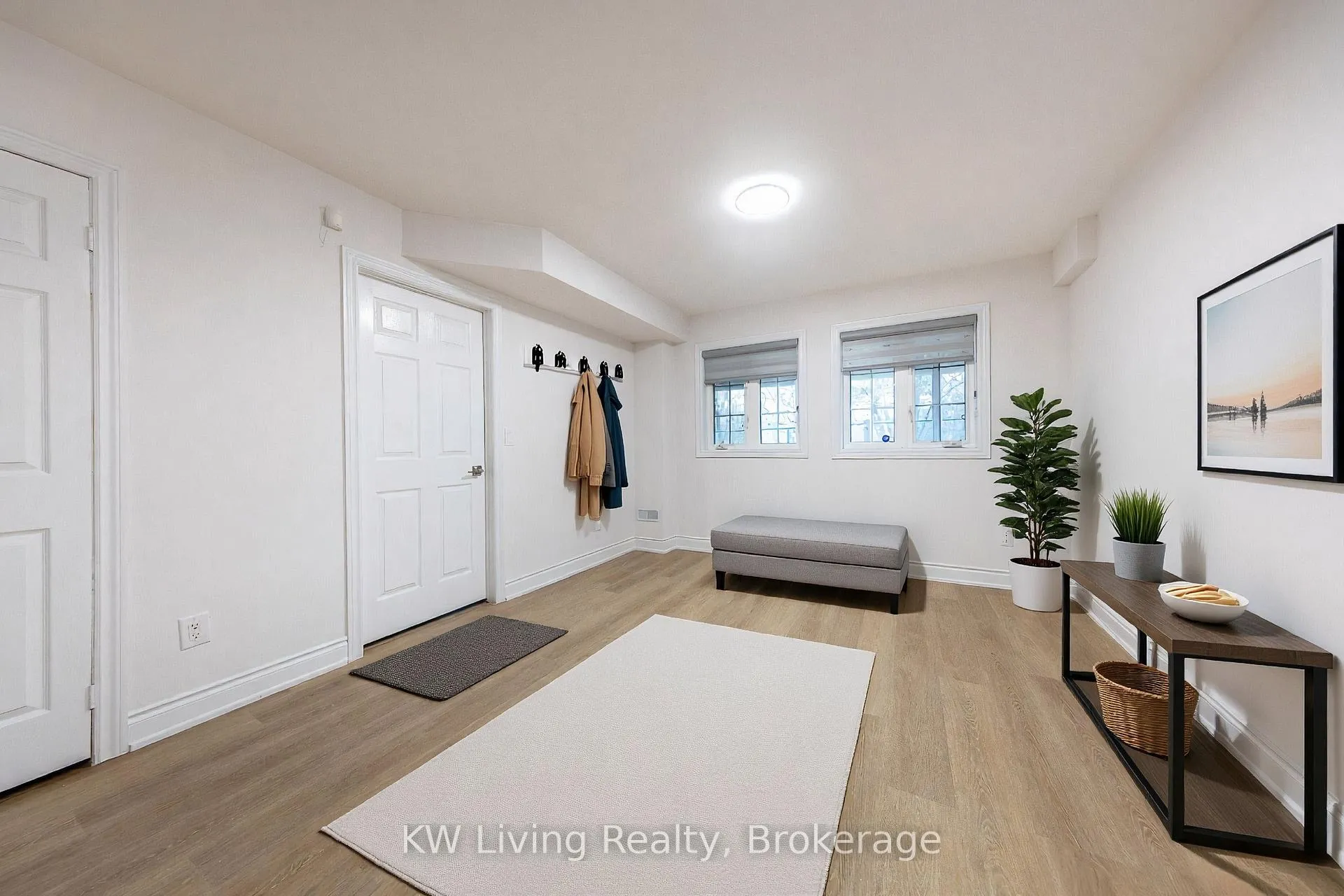 Photo 6 of 12 Crispin Court, Markham, Buttonville — HOMEH