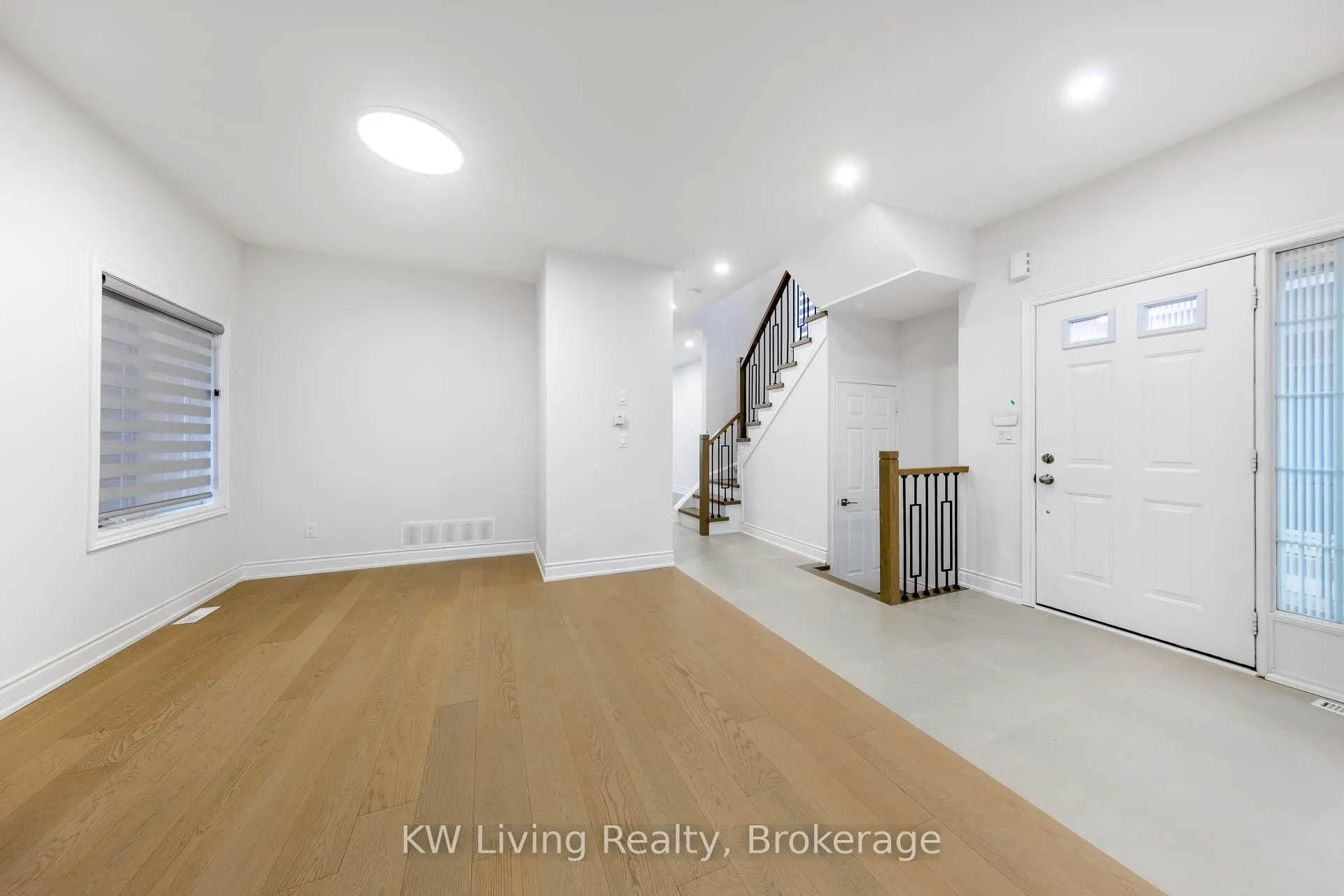 Photo 13 of 12 Crispin Court, Markham, Buttonville — HOMEH