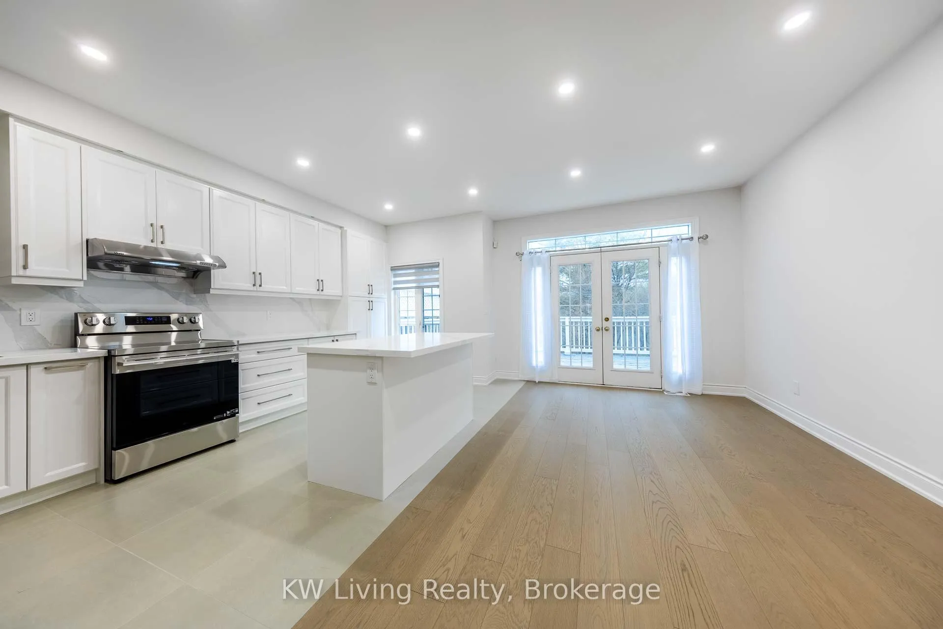 Photo 14 of 12 Crispin Court, Markham, Buttonville — HOMEH