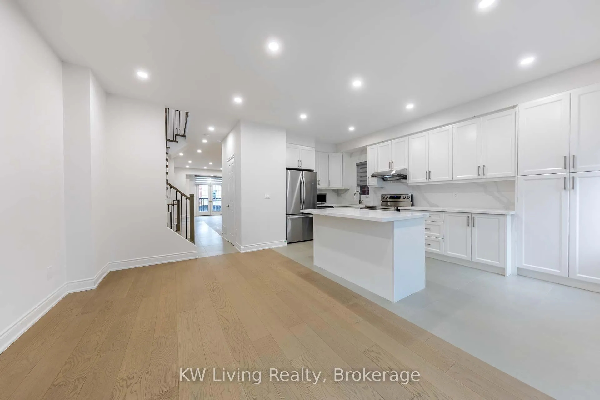Photo 16 of 12 Crispin Court, Markham, Buttonville — HOMEH