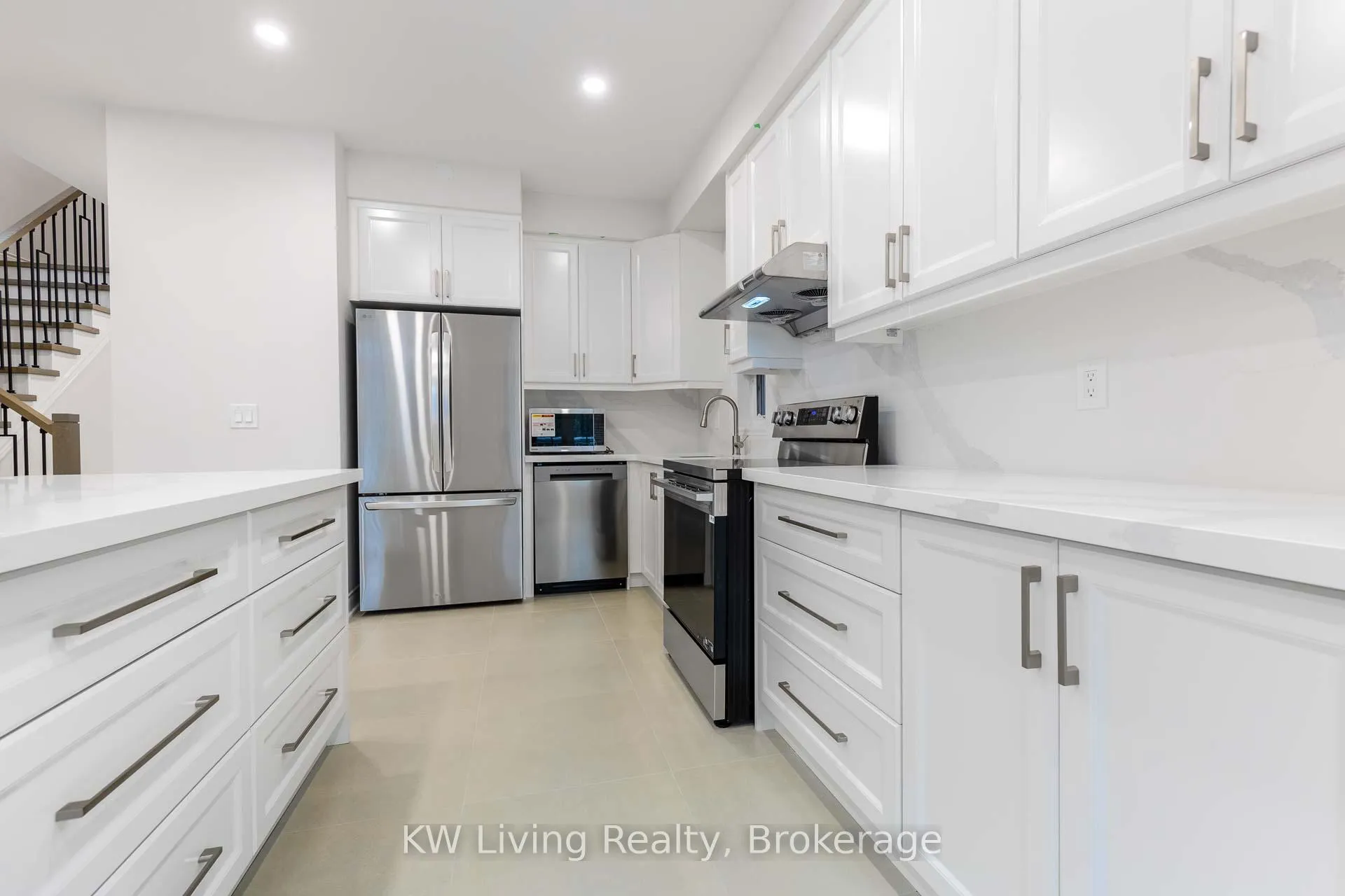 Photo 18 of 12 Crispin Court, Markham, Buttonville — HOMEH
