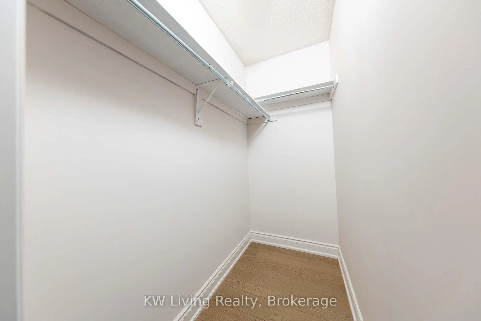 Photo 29 of 12 Crispin Court, Markham, Buttonville — HOMEH