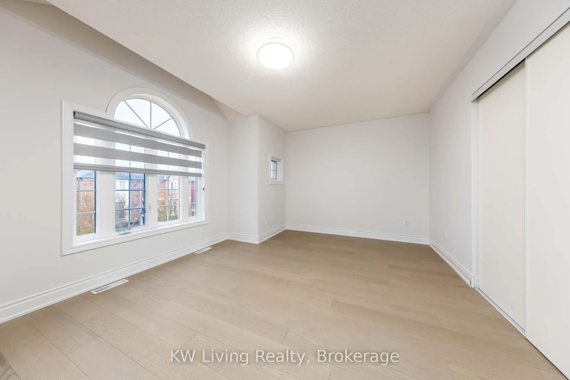 Photo 31 of 12 Crispin Court, Markham, Buttonville — HOMEH