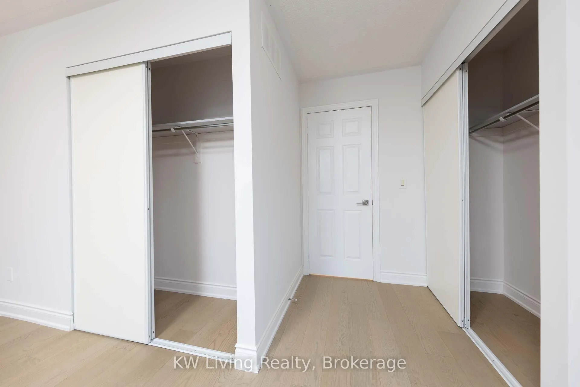 Photo 33 of 12 Crispin Court, Markham, Buttonville — HOMEH