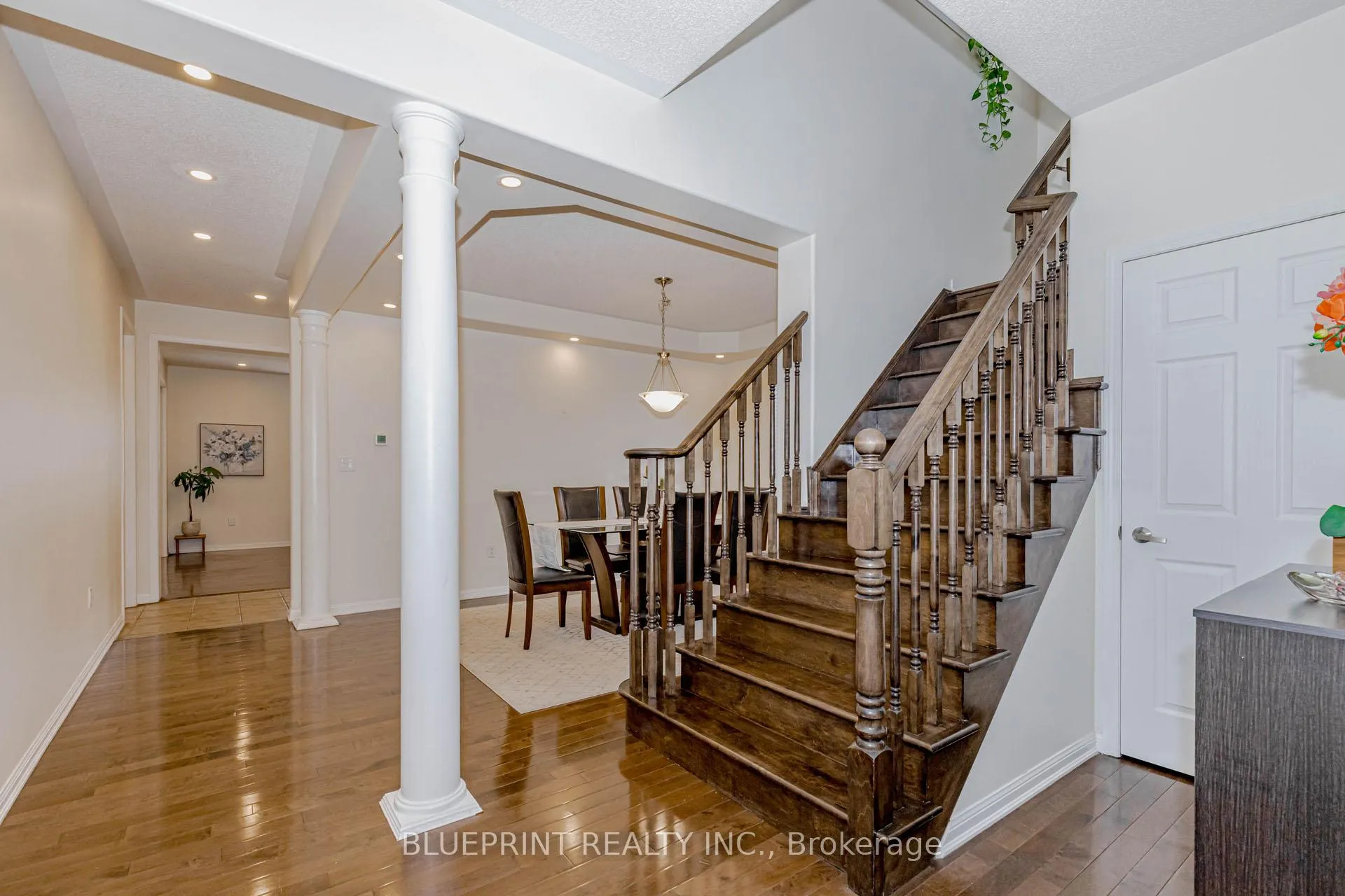 Photo 8 of 649 Brothers Crescent, Milton, Coates — HOMEH