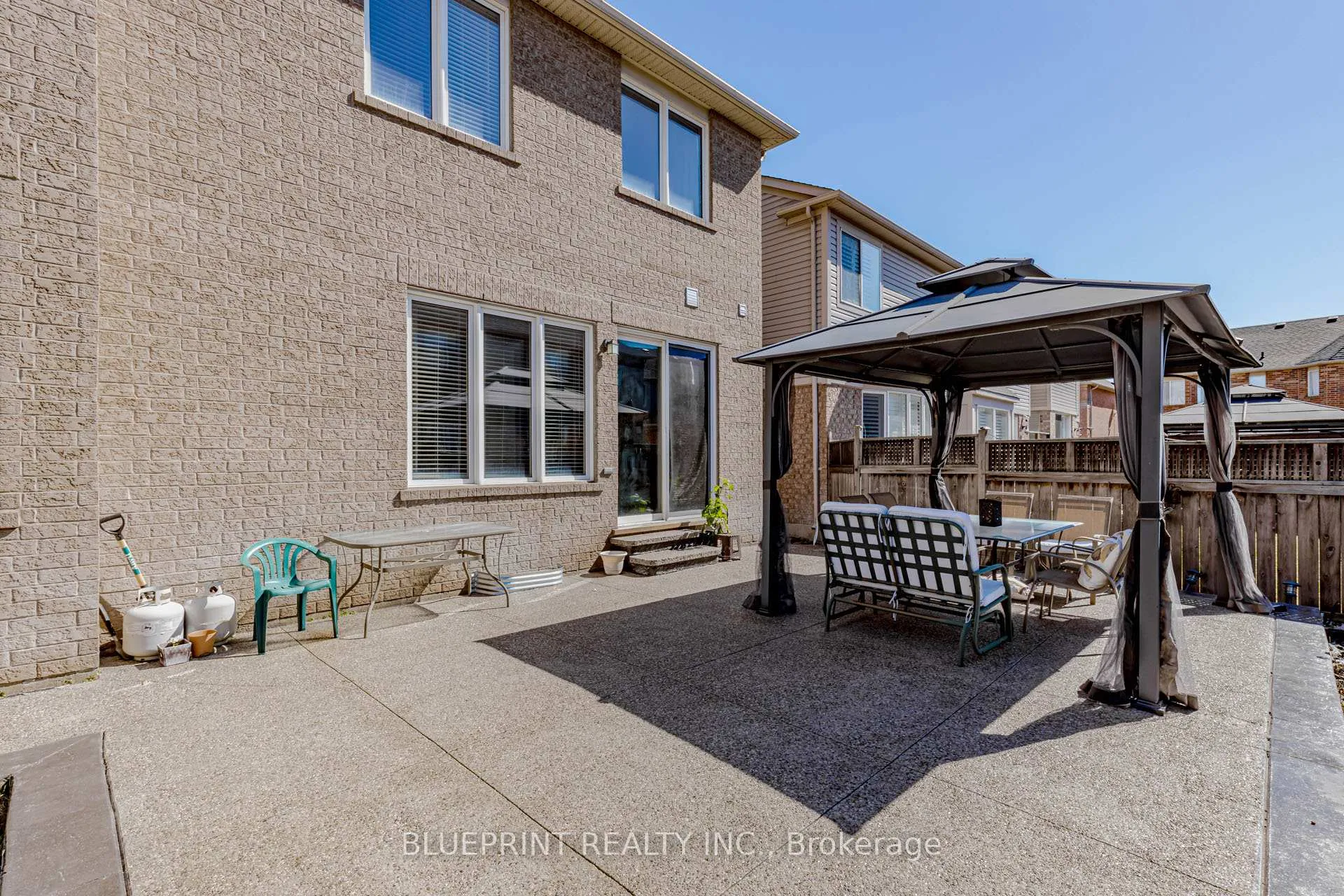 Photo 10 of 649 Brothers Crescent, Milton, Coates — HOMEH