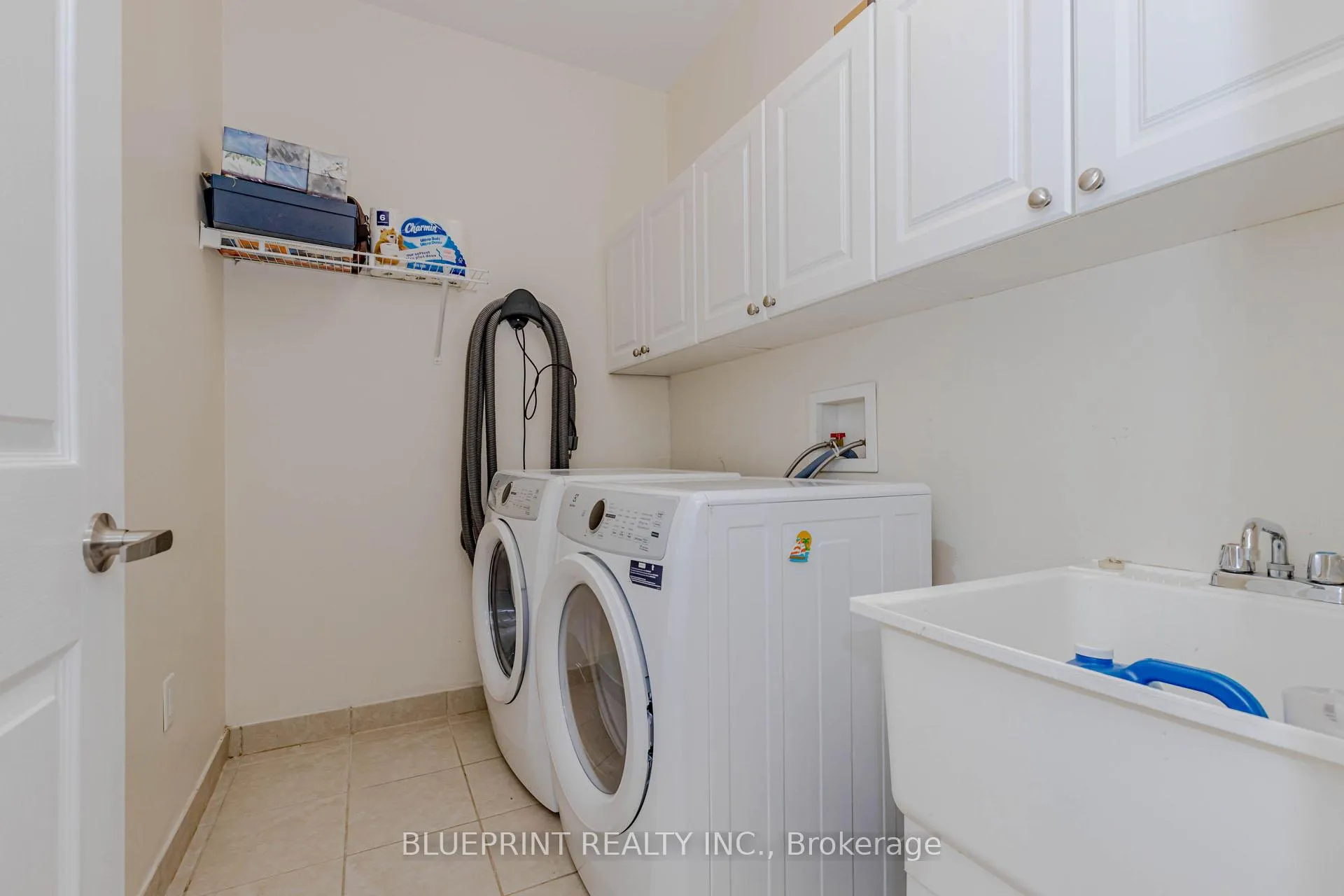 Photo 13 of 649 Brothers Crescent, Milton, Coates — HOMEH