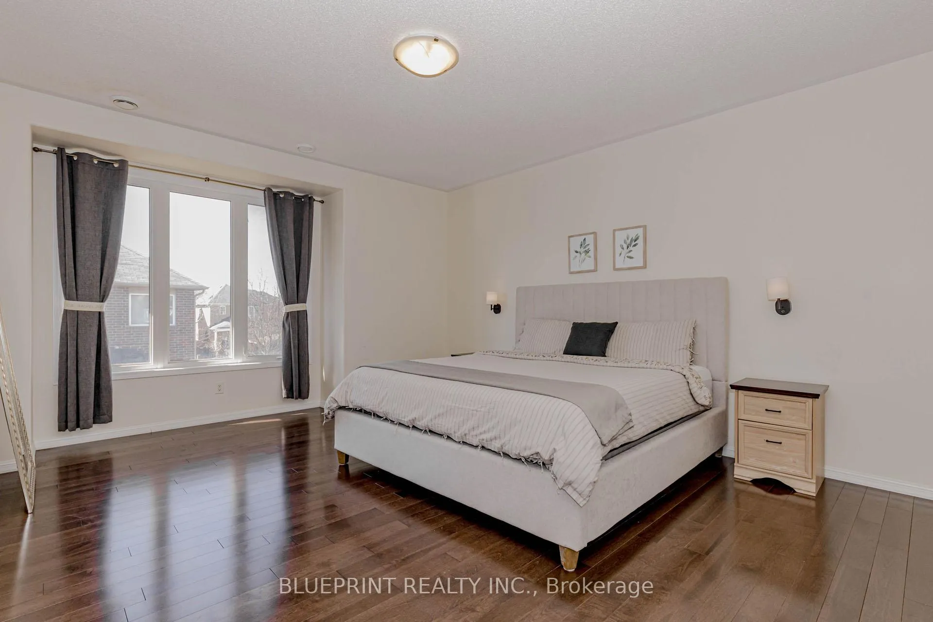 Photo 21 of 649 Brothers Crescent, Milton, Coates — HOMEH