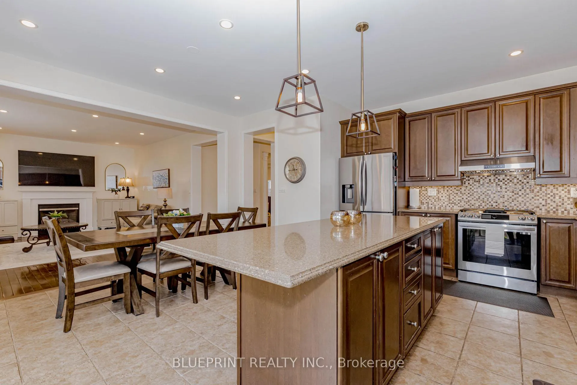 Photo 28 of 649 Brothers Crescent, Milton, Coates — HOMEH