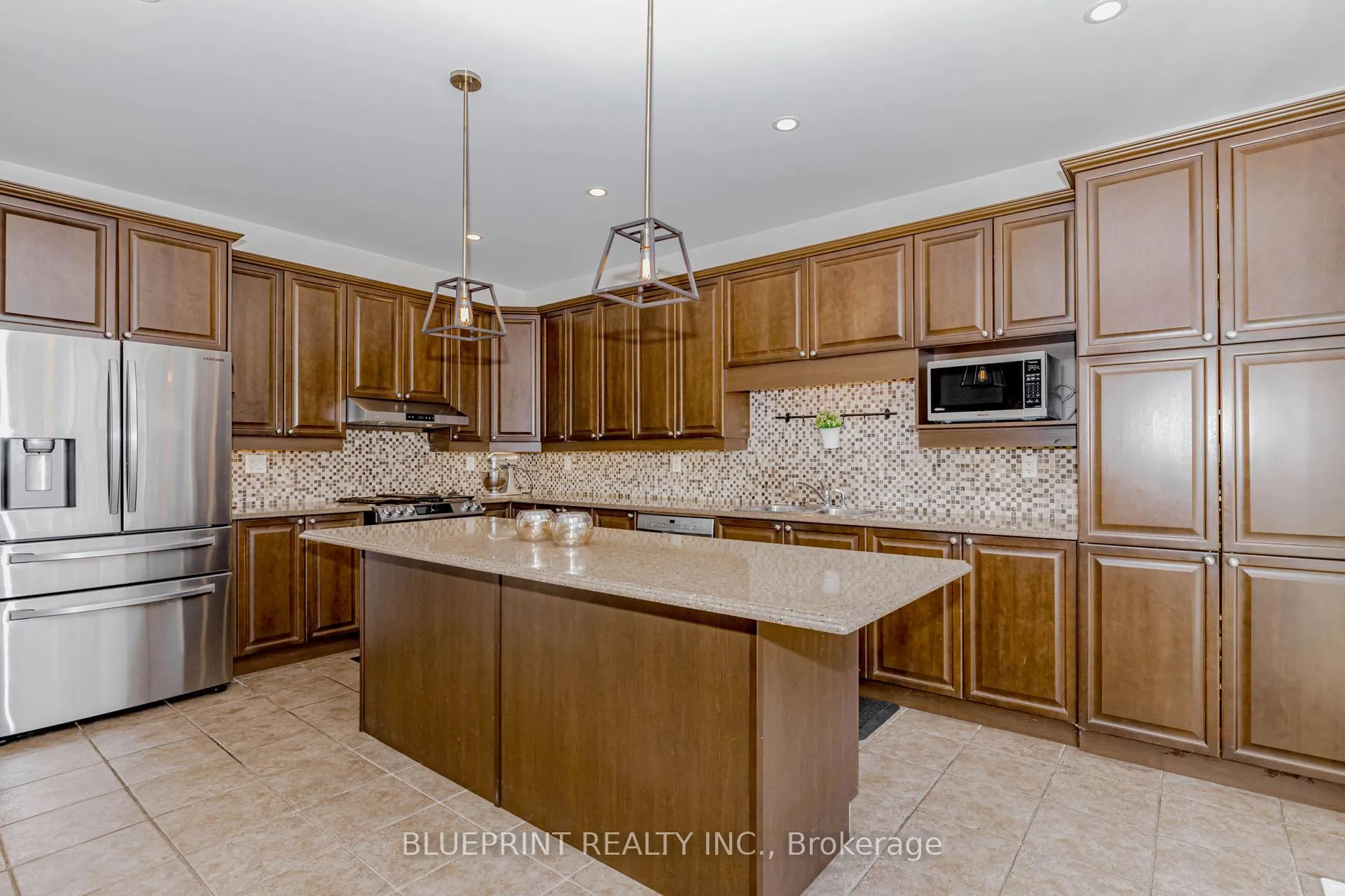 Photo 29 of 649 Brothers Crescent, Milton, Coates — HOMEH