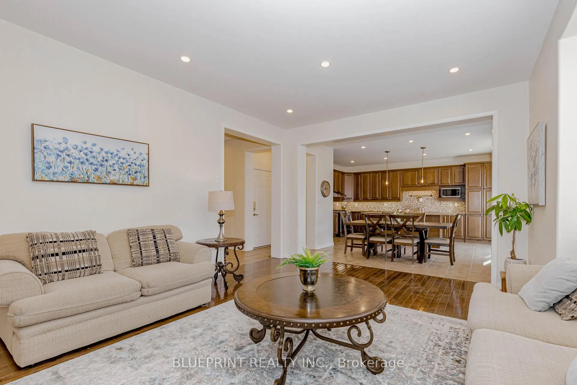 Photo 33 of 649 Brothers Crescent, Milton, Coates — HOMEH