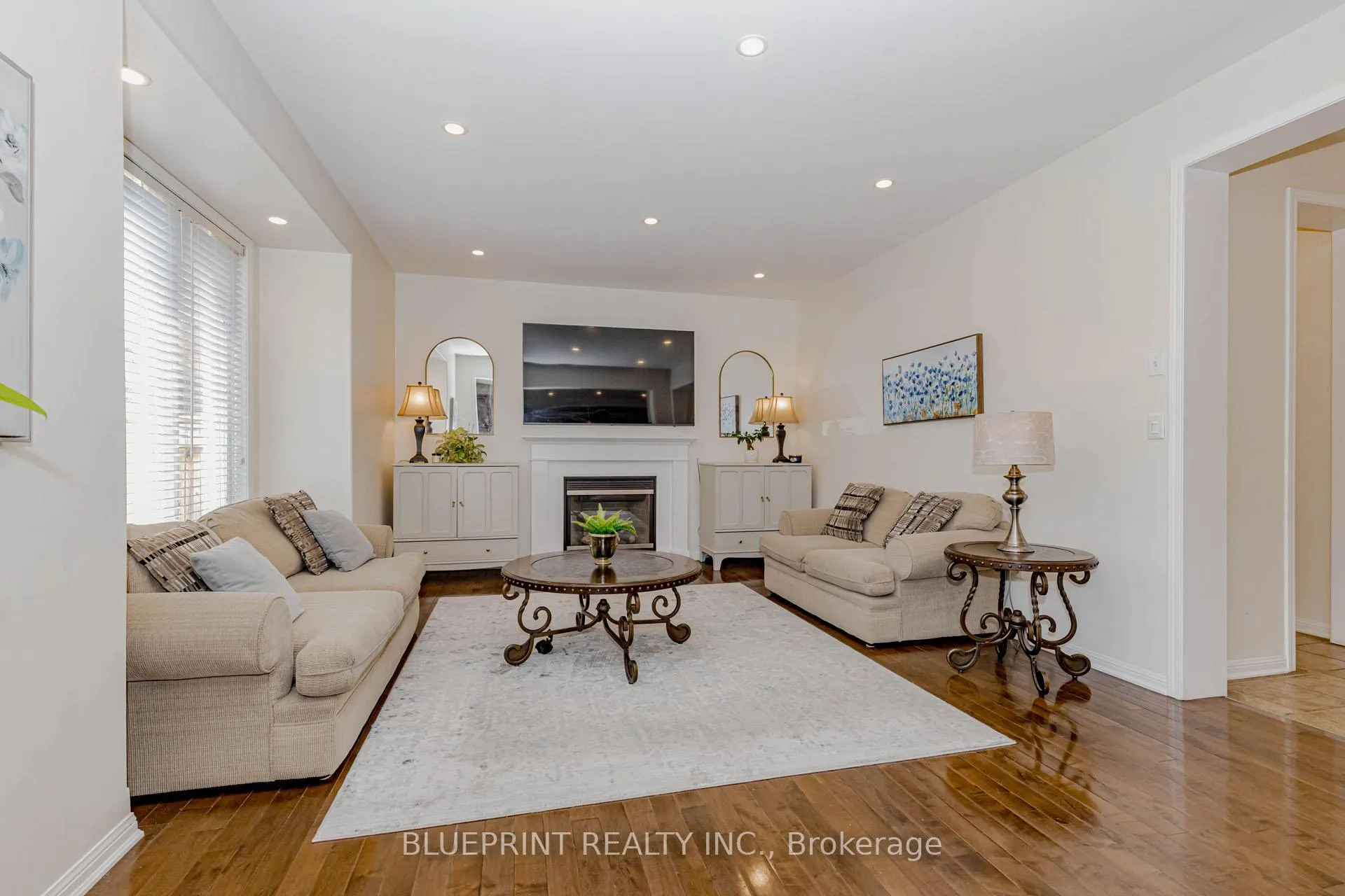 Photo 34 of 649 Brothers Crescent, Milton, Coates — HOMEH