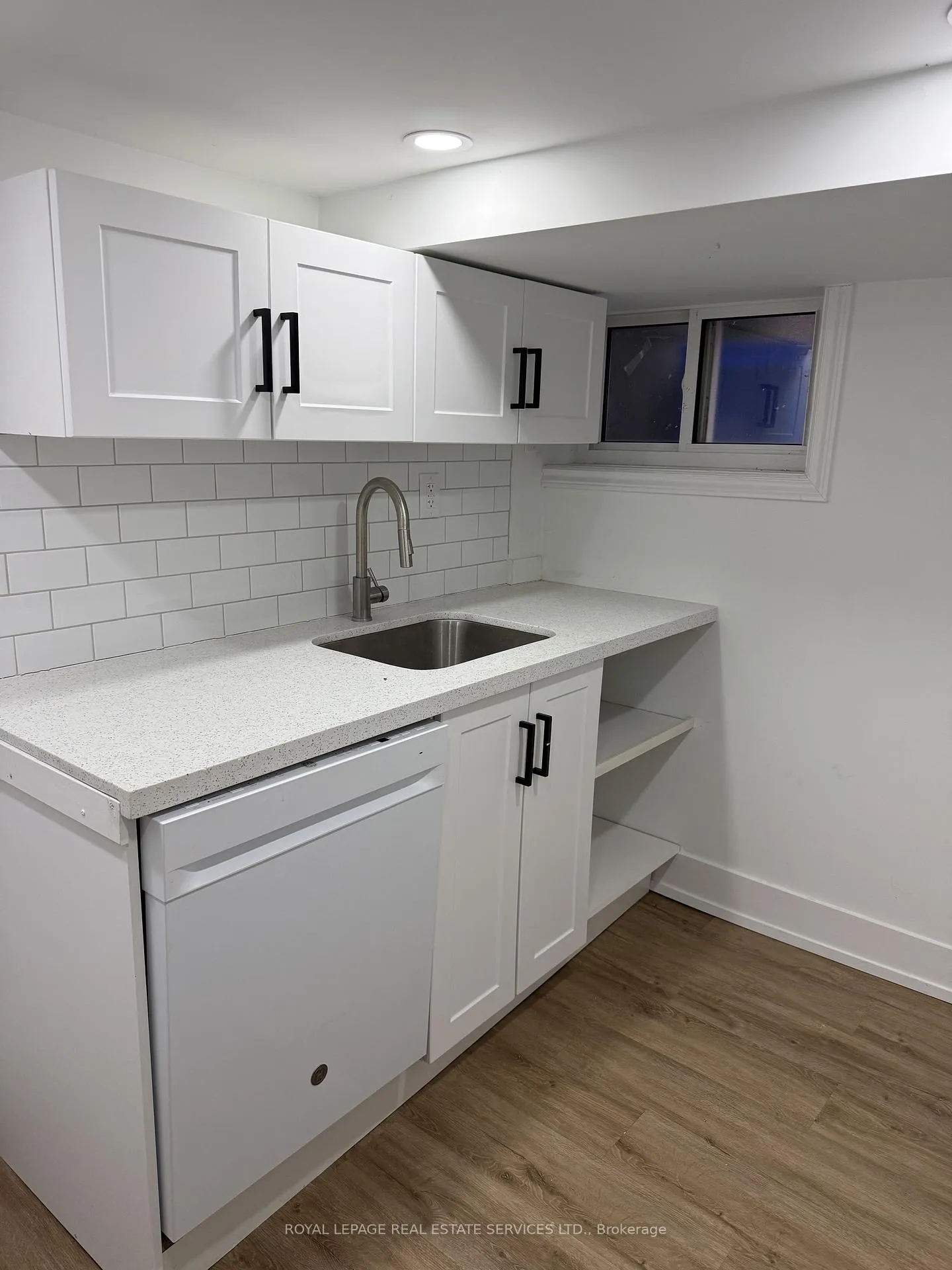 Photo 3 of Unit lower, 38 North Oval, Hamilton, Westdale — HOMEH