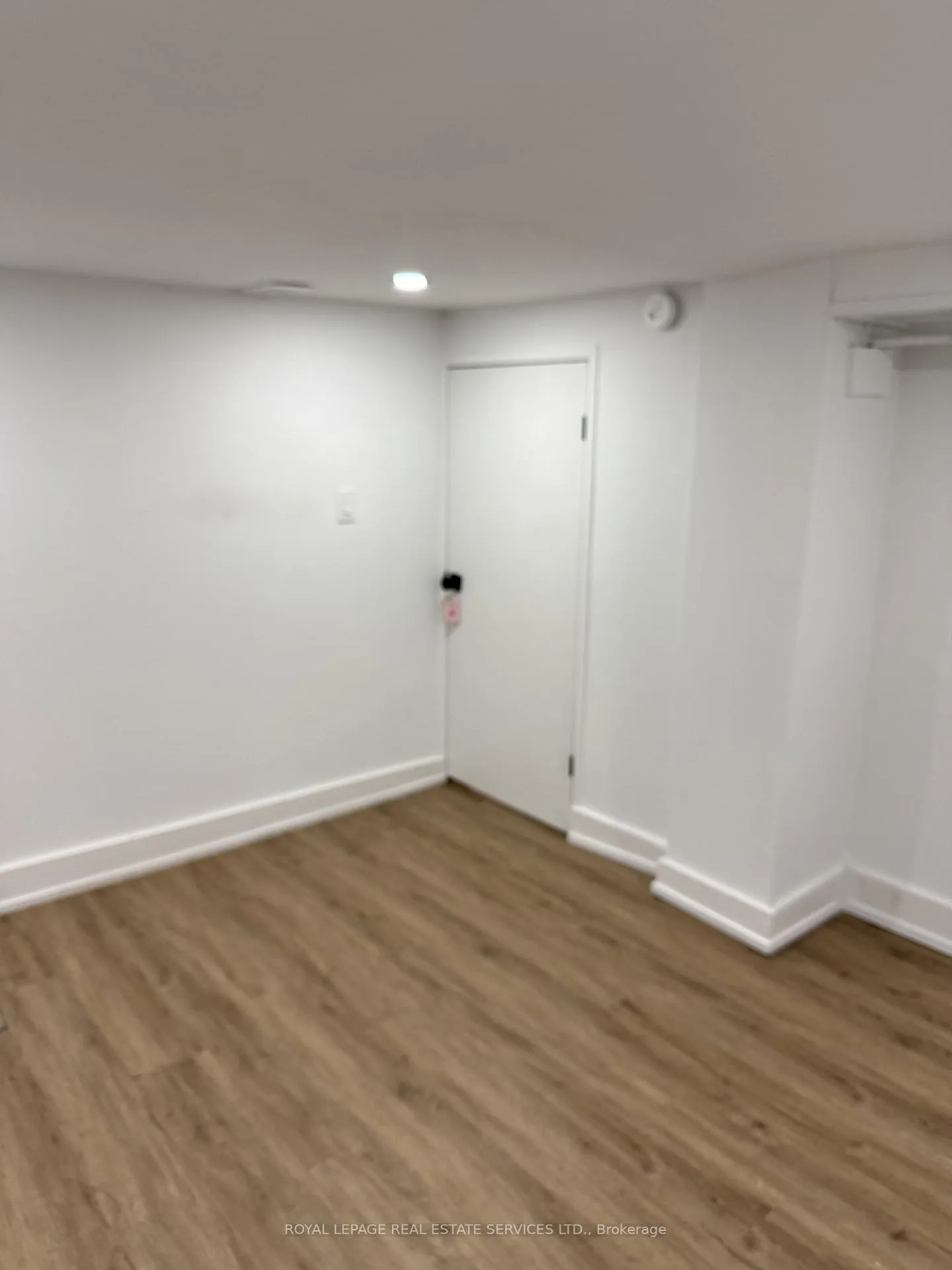 Photo 5 of Unit lower, 38 North Oval, Hamilton, Westdale — HOMEH