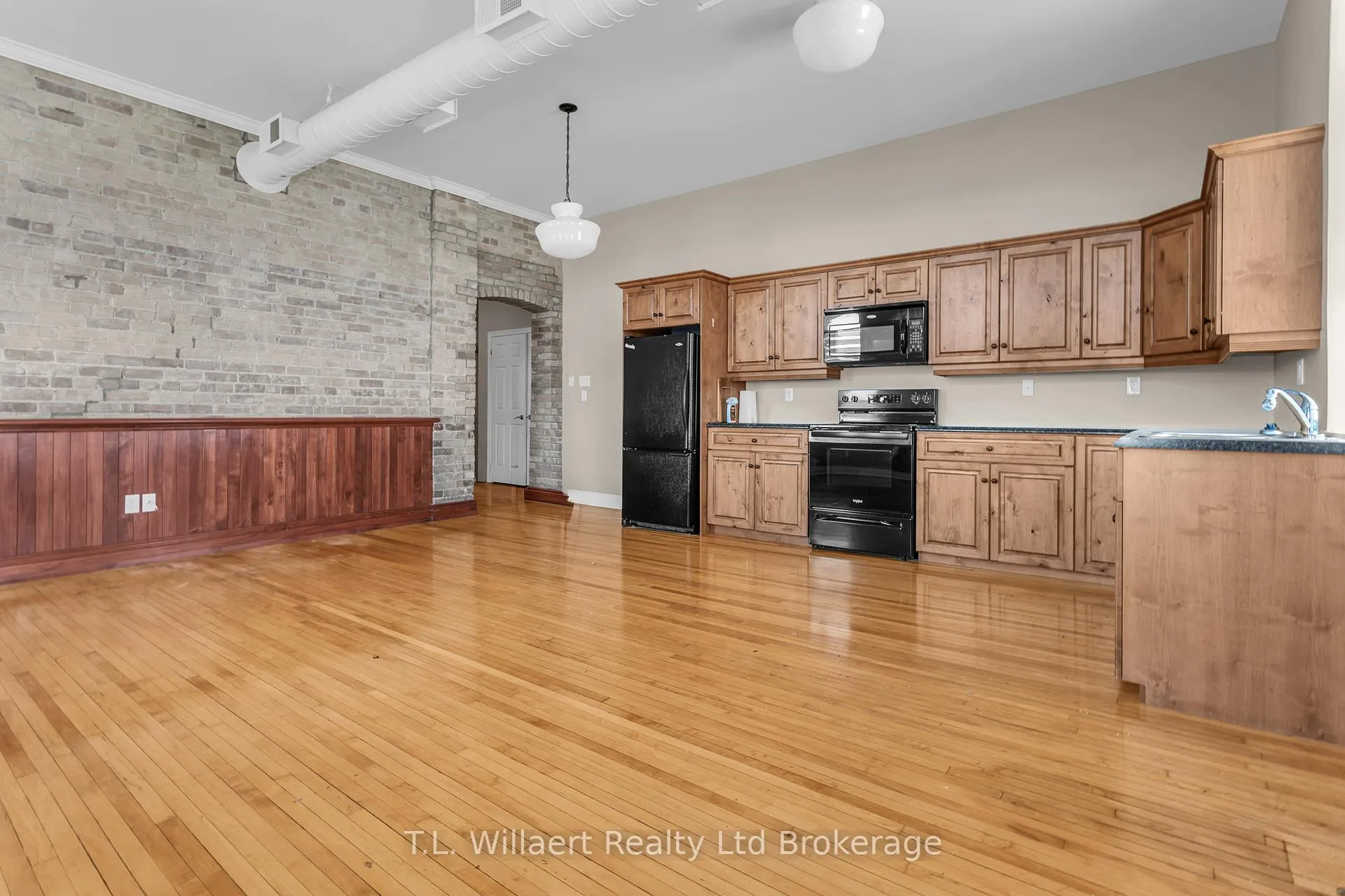 Photo 2 of Unit 310, 17 Brock St W, Tillsonburg — HOMEH