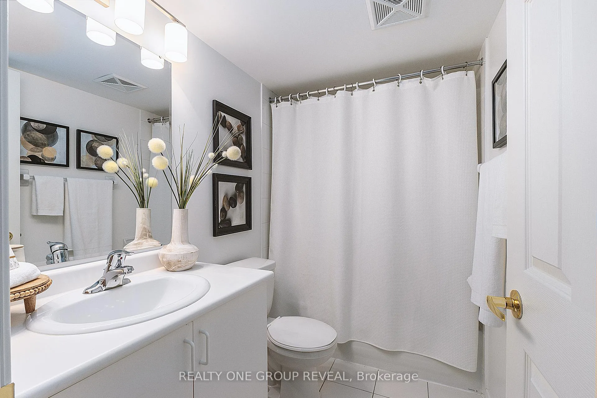 Photo 13 of Unit 2, 31 Petra Way, Whitby, Pringle Creek — HOMEH