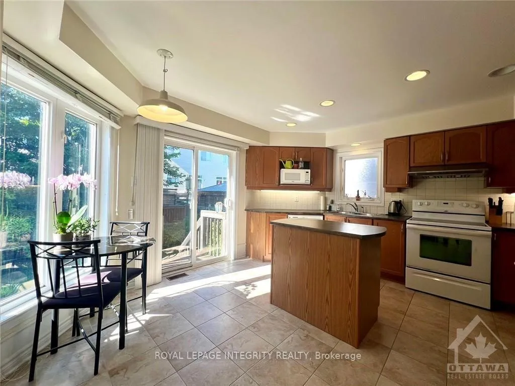 Photo 9 of 106 Cedar Valley Drive, Ottawa, Kanata - Bridlewood — HOMEH